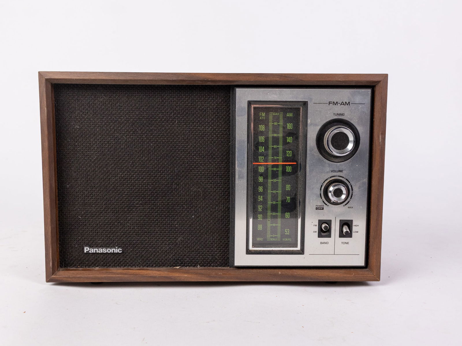 Vintage Panasonic RE-6286 AM/FM Radio w/ Vinyl Walnut Wood Grain (1 of 4)