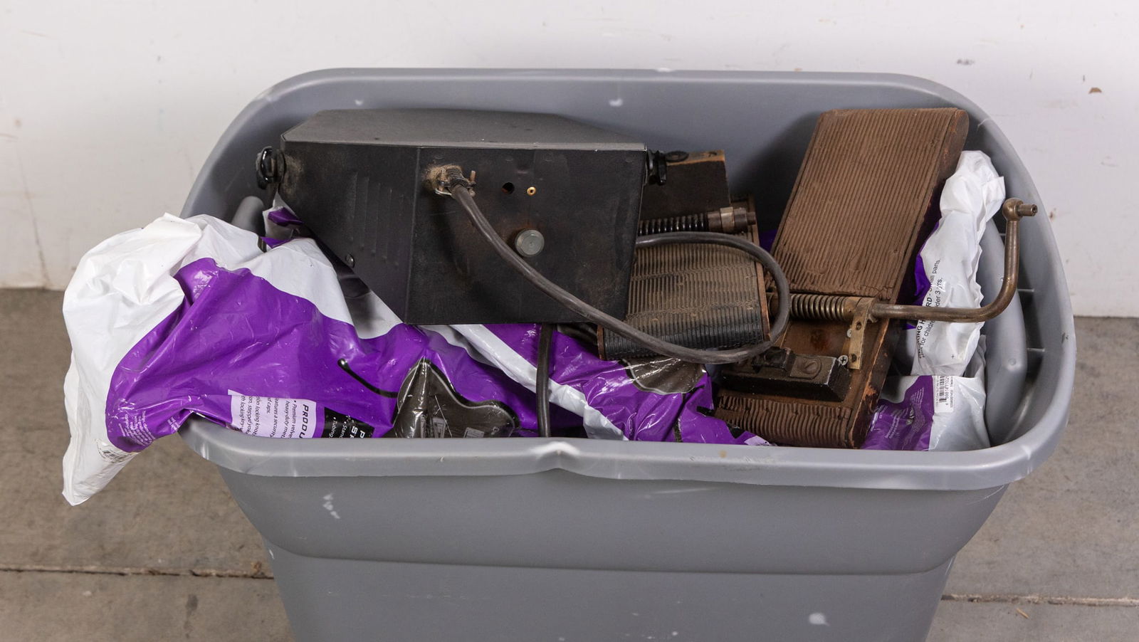 Assorted Guitar/Instrument/Audio Accessories (1 of 6)