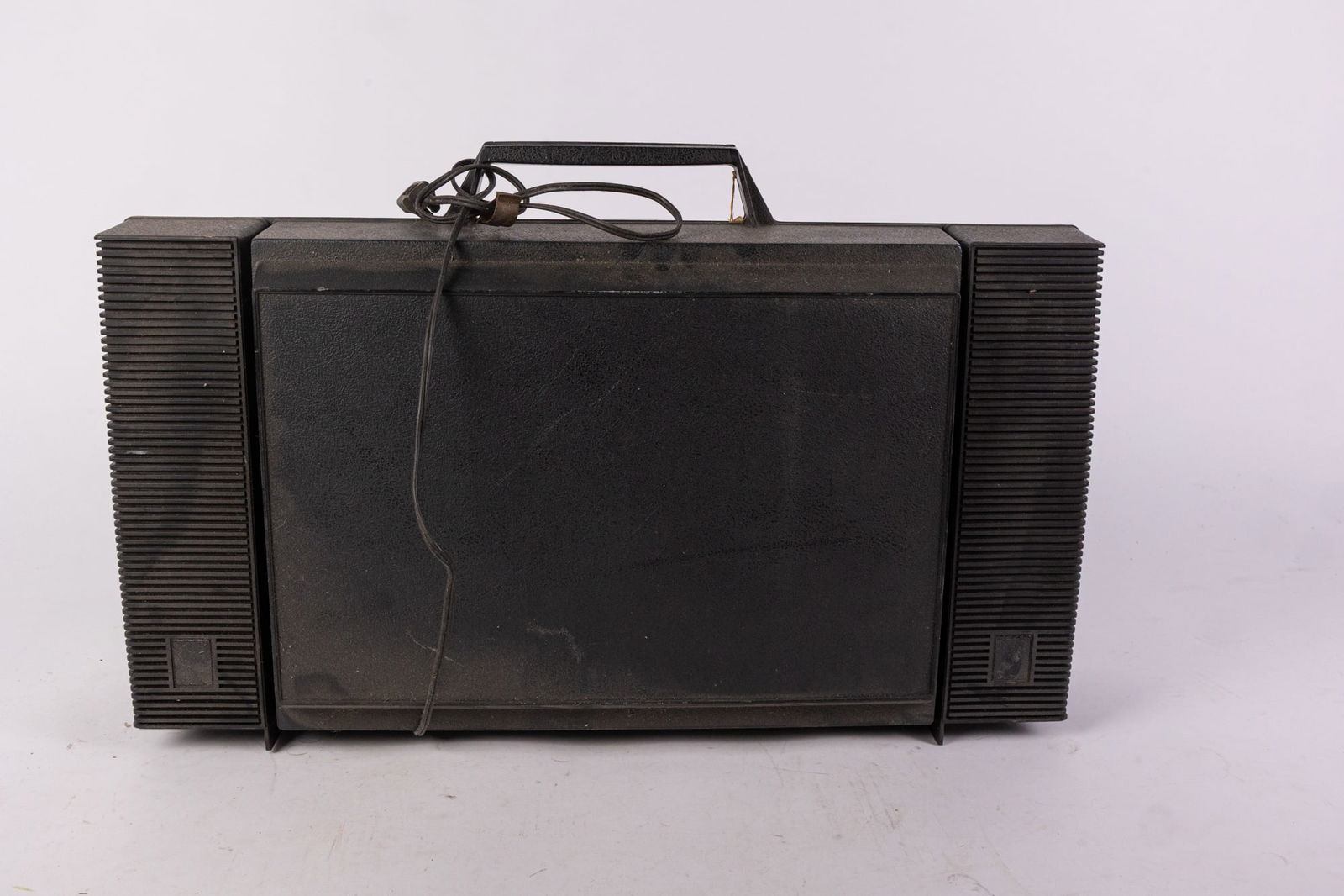 Vintage GE "Wildcat" Portable Turntable (1 of 3)