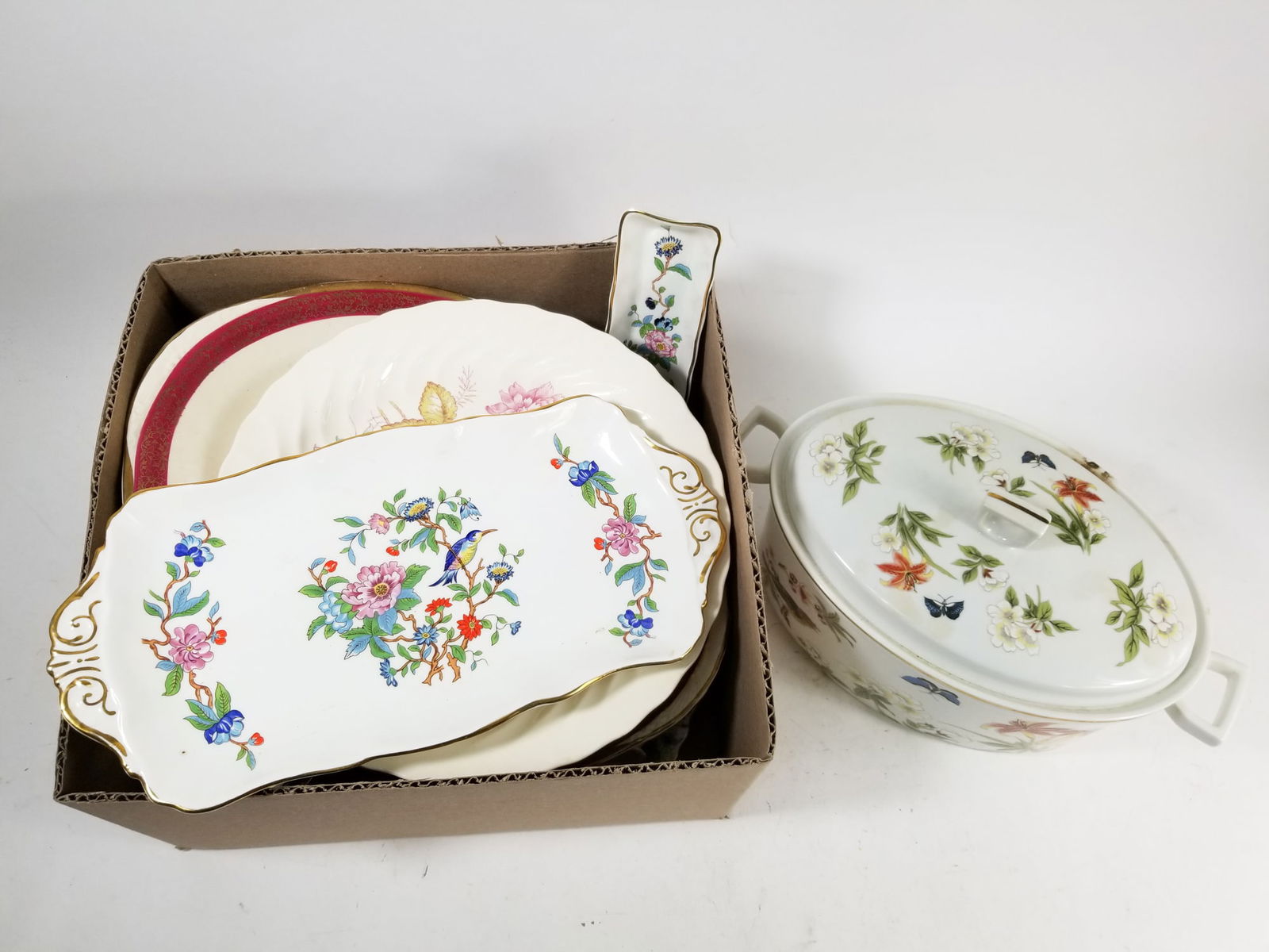 Lot of Vintage Porcelain Servingware (1 of 2)