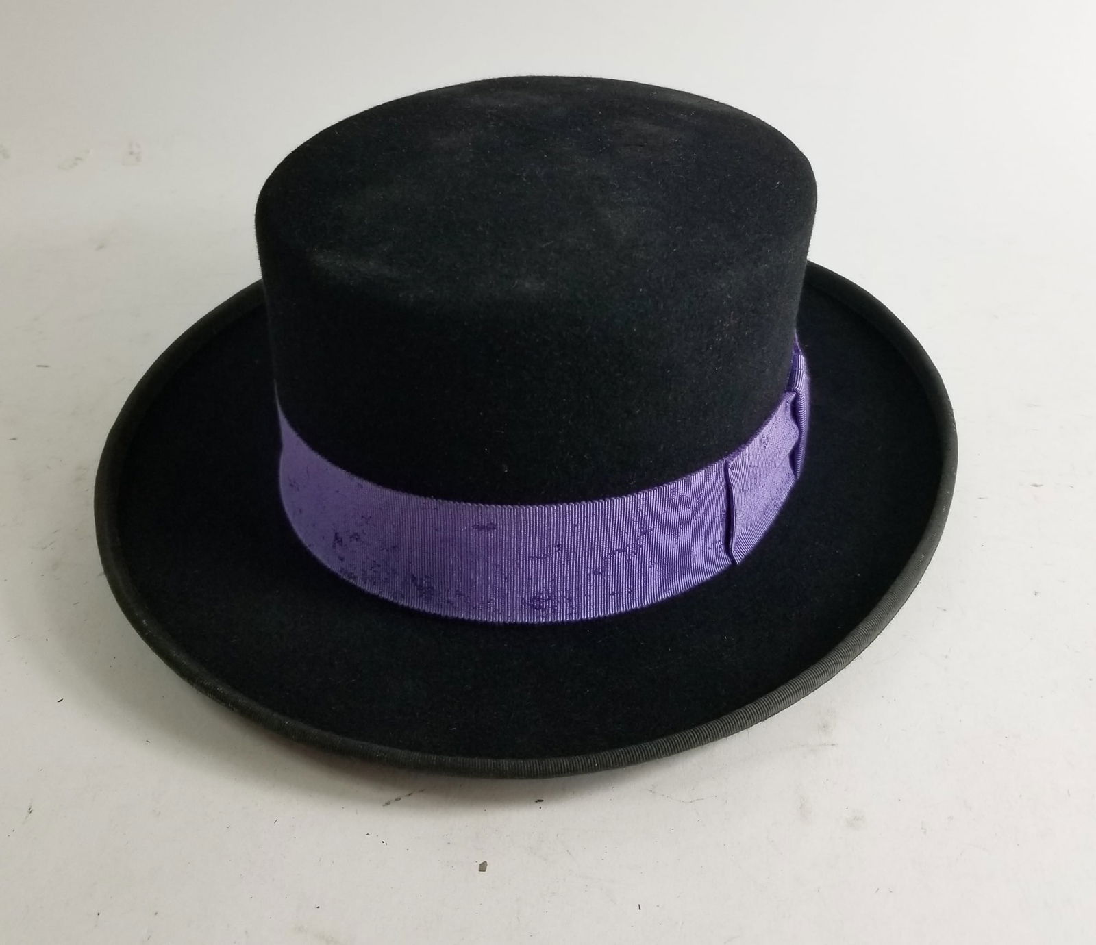 Alboum Hat Co. Topper Hat: Alboum Hat Co. Topper Hat, marked 7 1/8Size7" x 14" x 16"LiteratureBrooks Auction – Online Auction Terms & Conditions