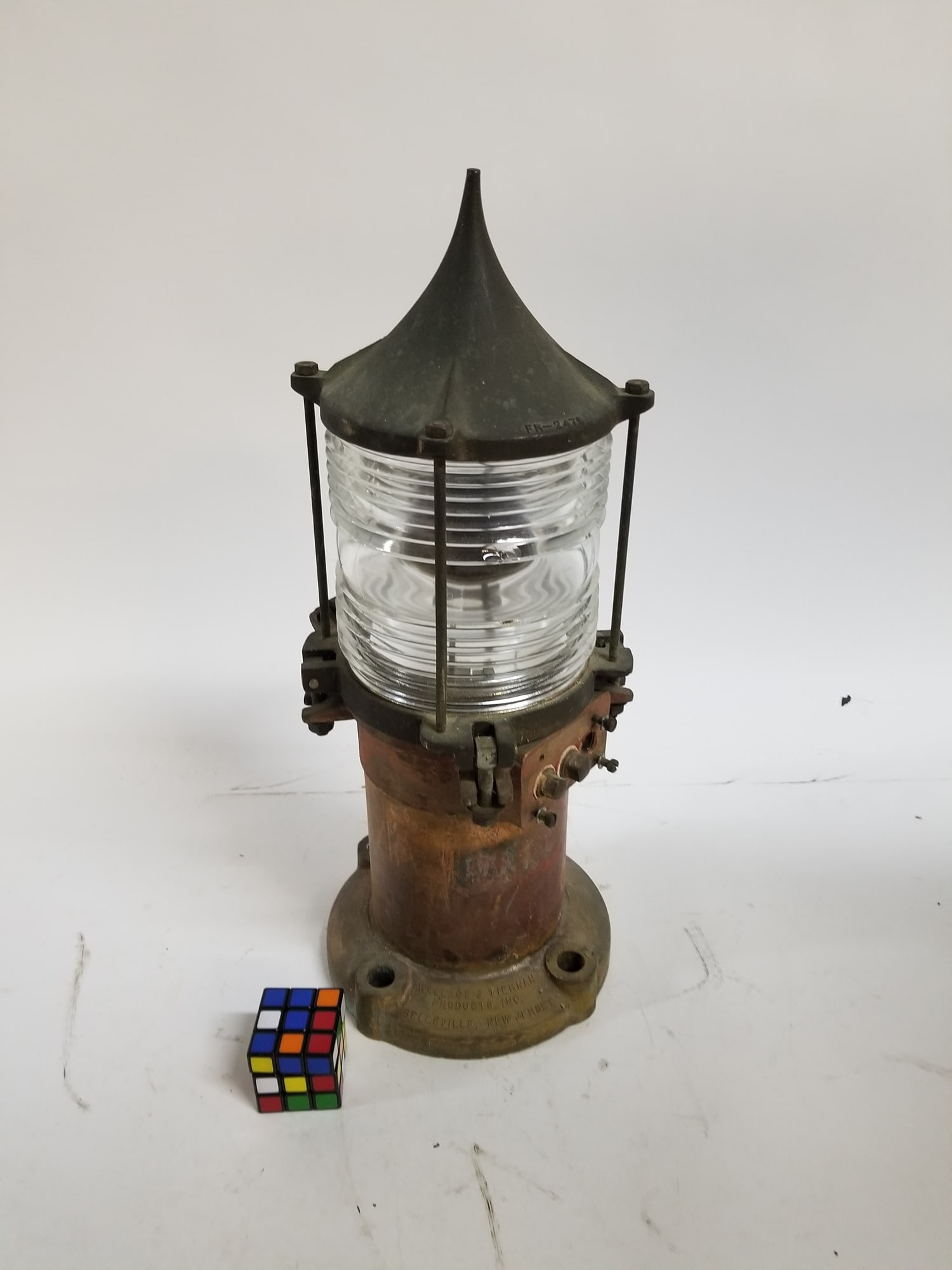 Wallace & Tiernan Fresnel Buoy Lamp - 4