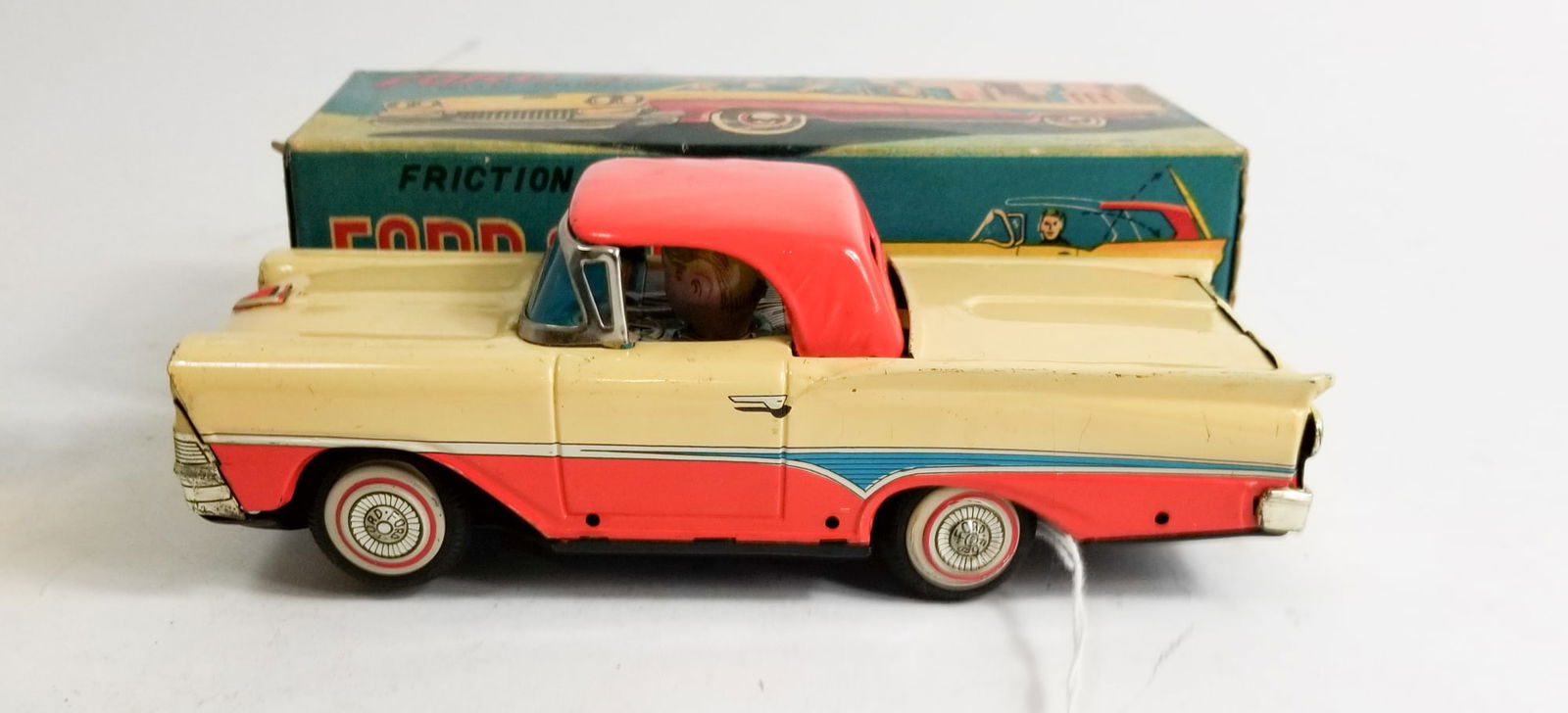 TN Japan Tin Battery Op Ford Skyliner w/ Box (1 of 3)