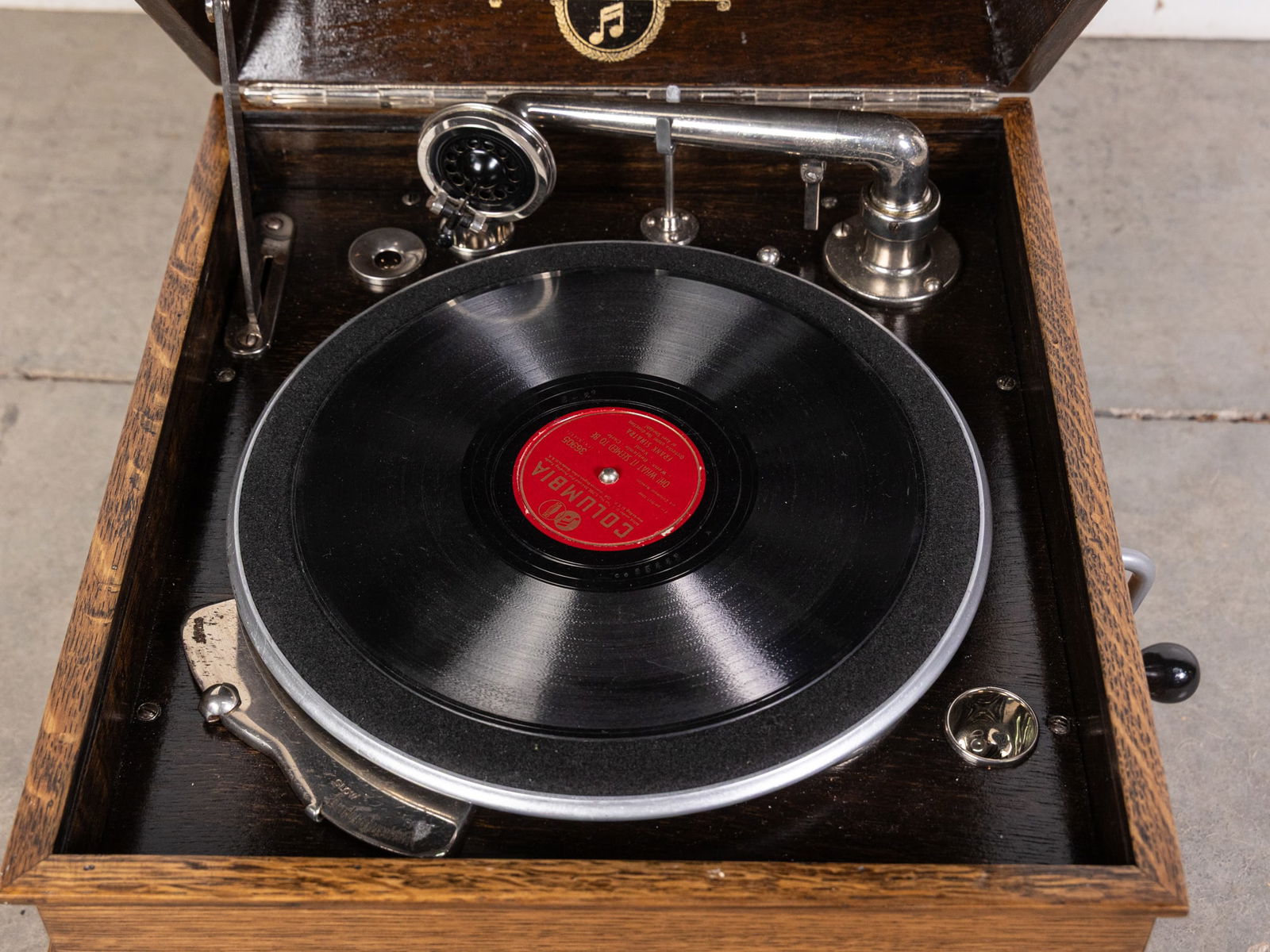 Columbia No. 119 Gramophone - 2