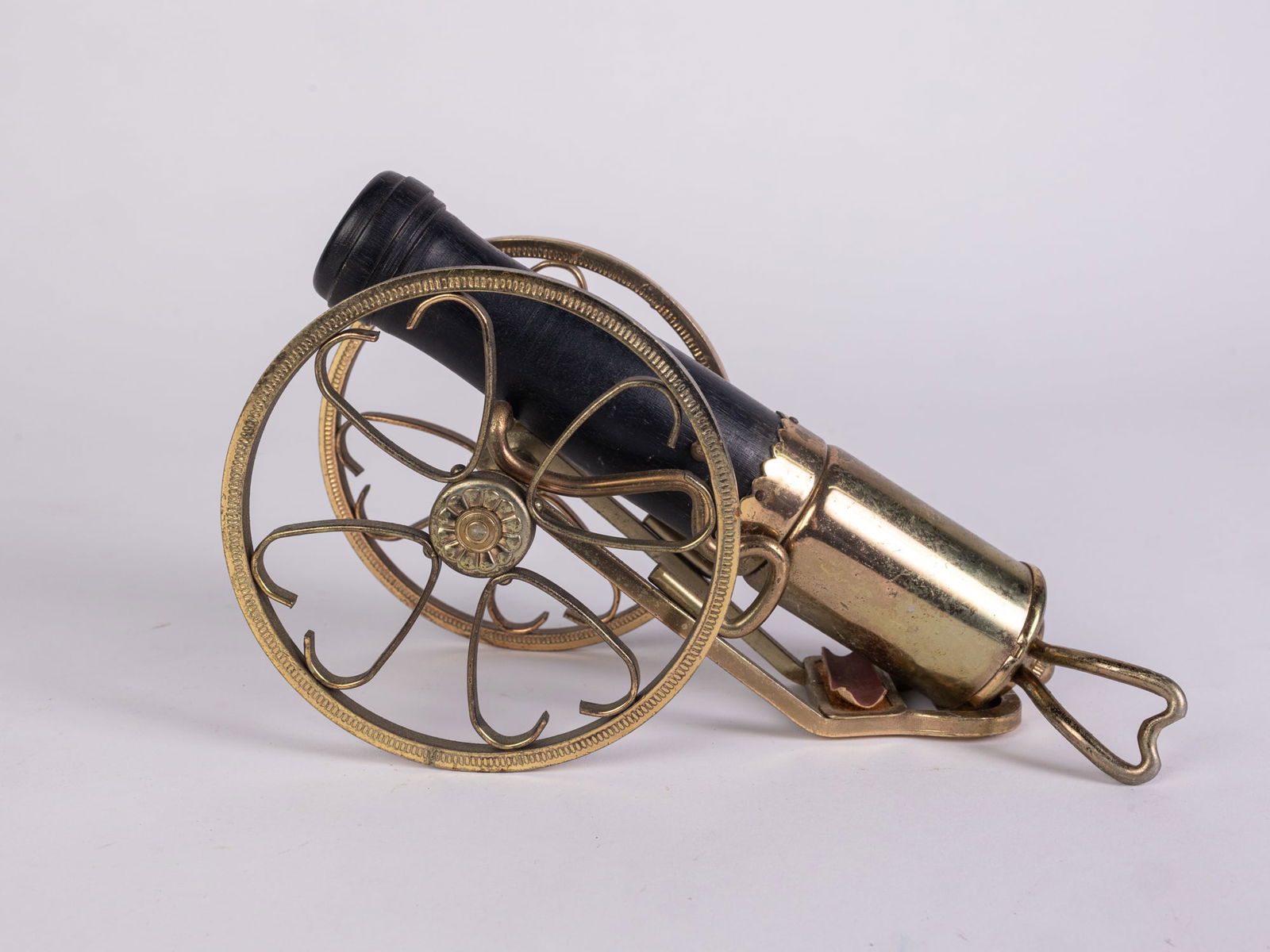 Windsor Cannon Form Tabletop Cigarette Lighter - 3