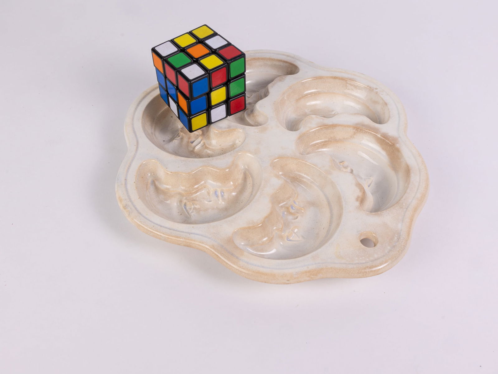 Vintage Moon Motif Ceramic Oyster Plate - 2