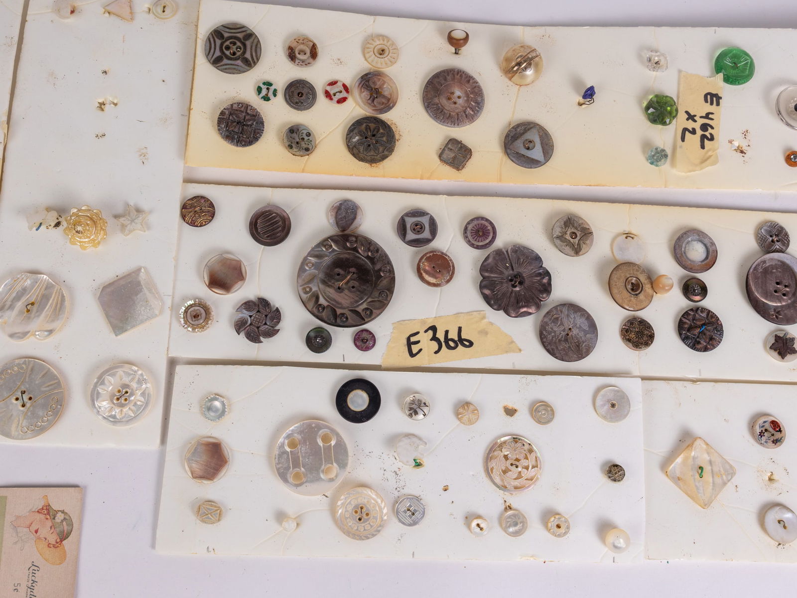 Lot of Assorted Vintage and Antique Buttons - 4