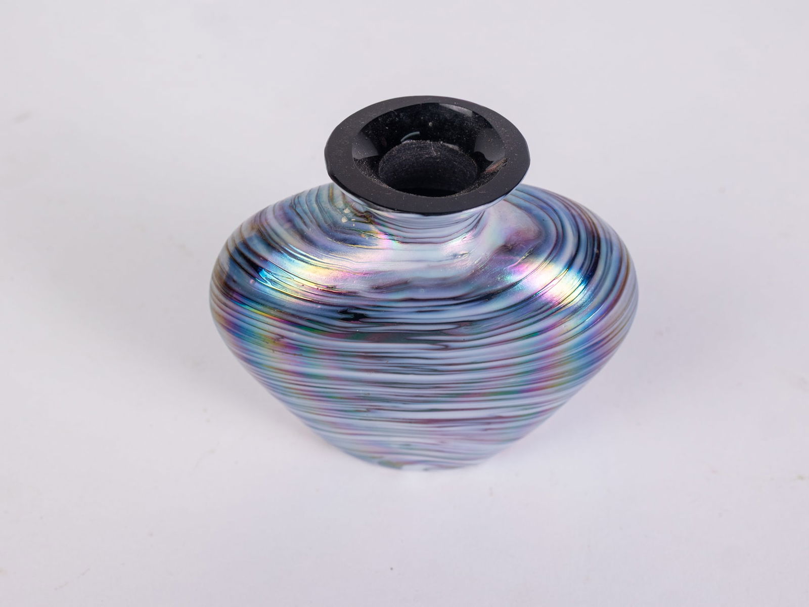 Small Iridescent Blown Art Glass Vase - 3