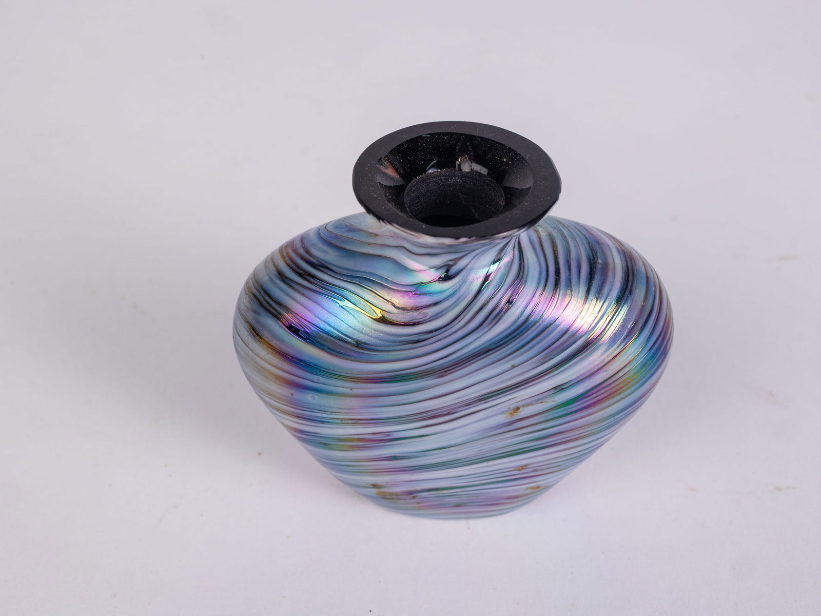 Small Iridescent Blown Art Glass Vase - 4