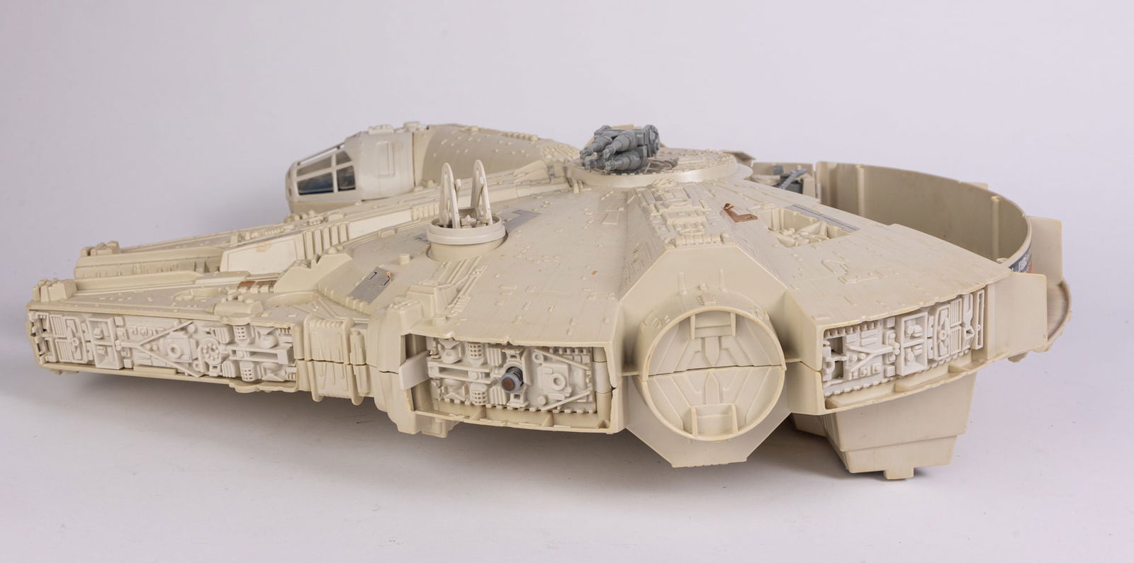 Kenner Star Wars Empire Strikes Back Millenium Falcon Spaceship No. 39110 IOB - 7