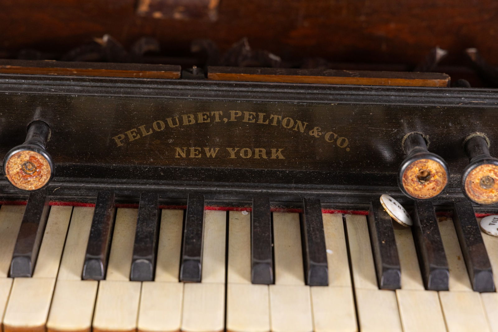 Peloubet, Pelton & Co Melodeon Organ - 2