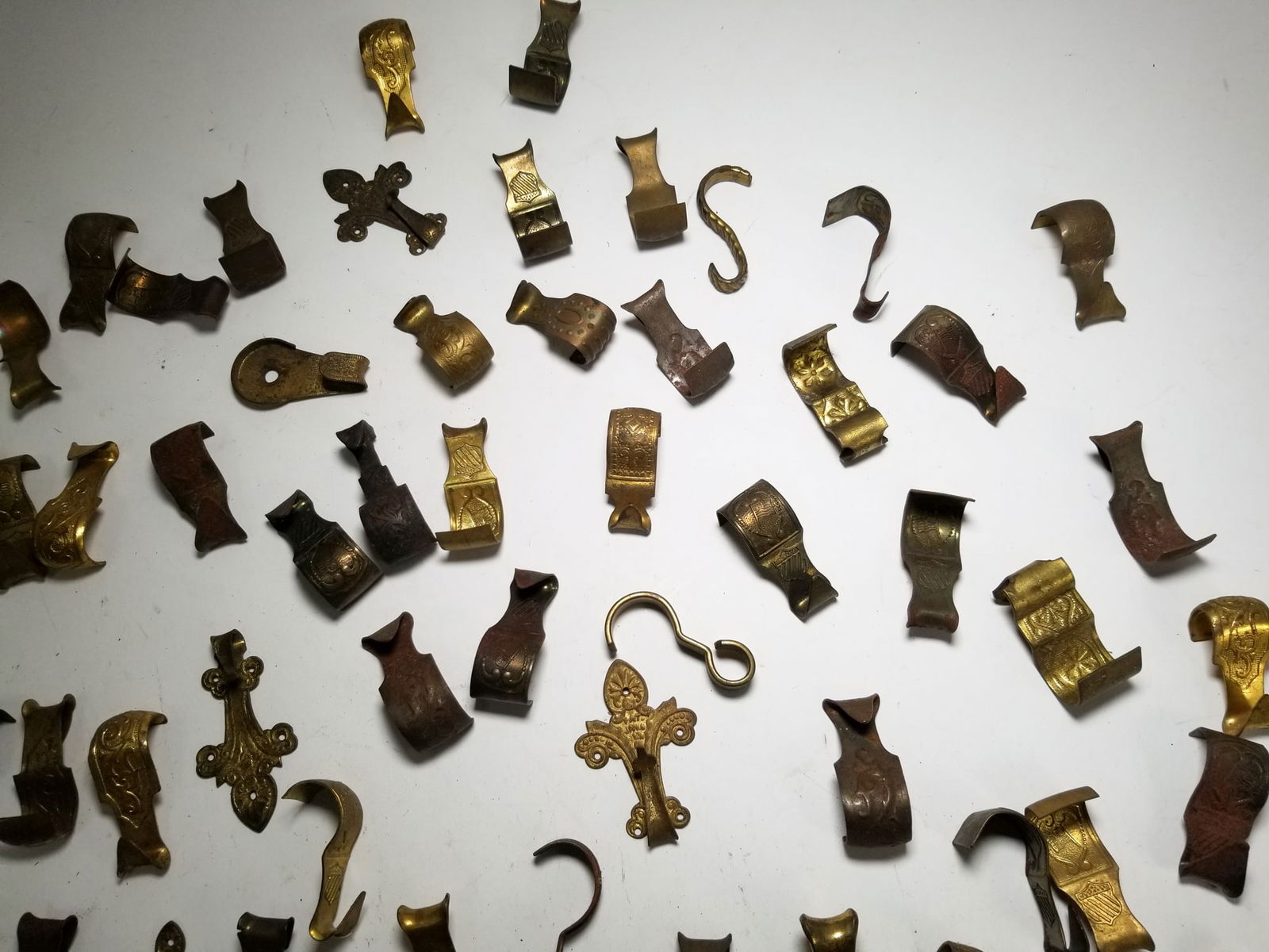 Assortment of Antique Victorian Ornate Picture Hangers - 4