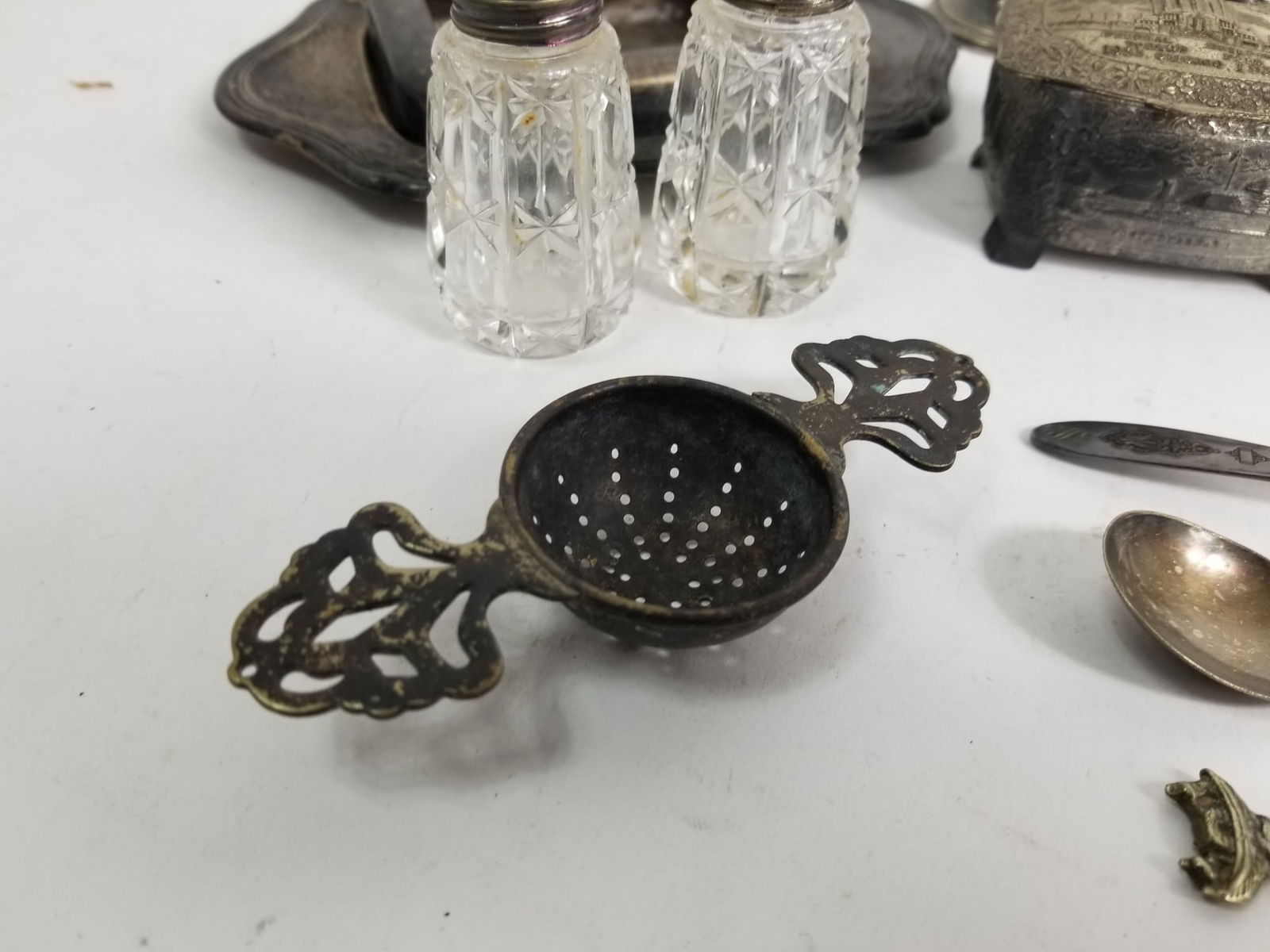 Assortment of Antique Silver Plate Articles - 7