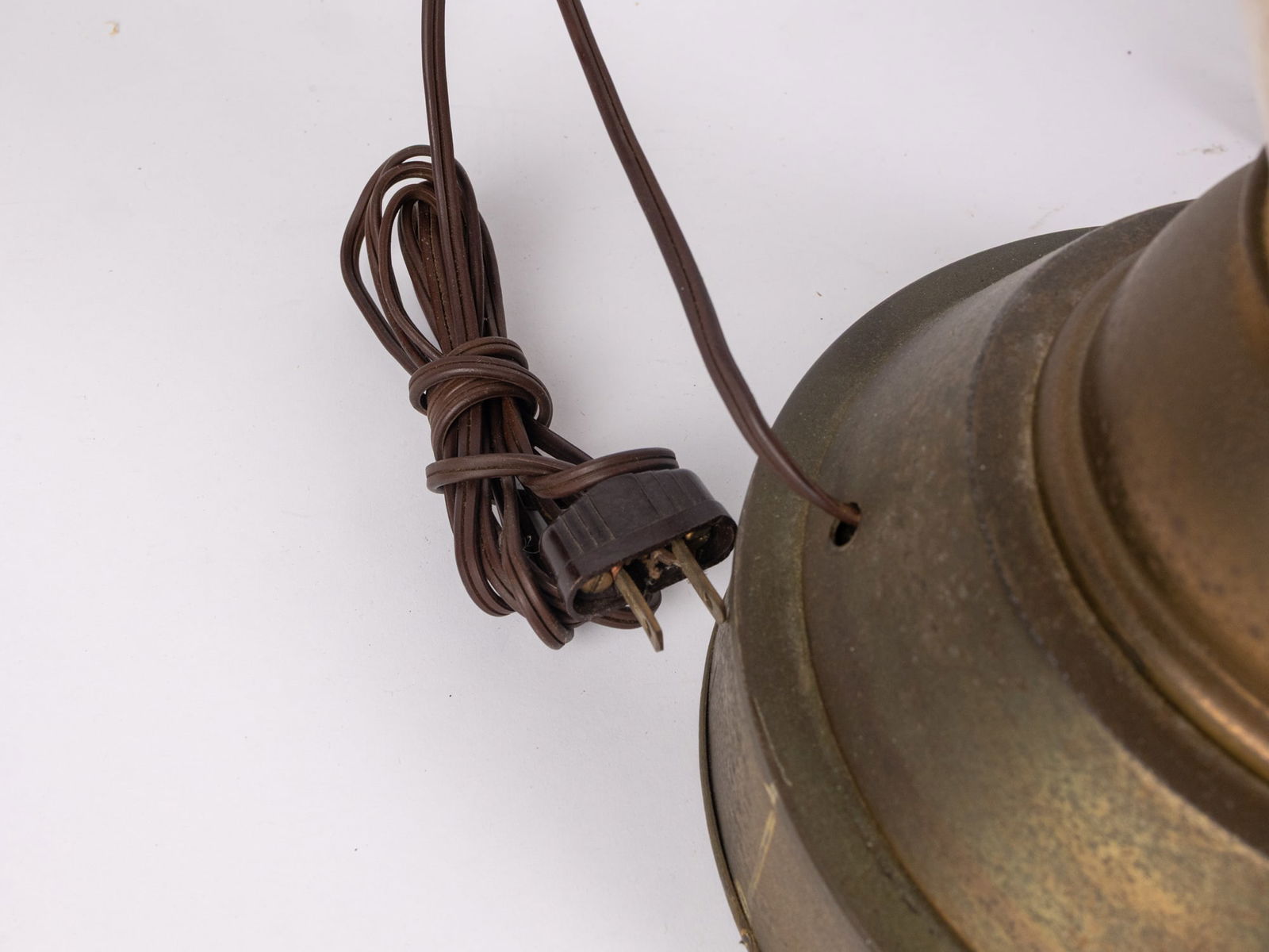 Pair of Hollywood Regency Torchiere Table Lamps - 4