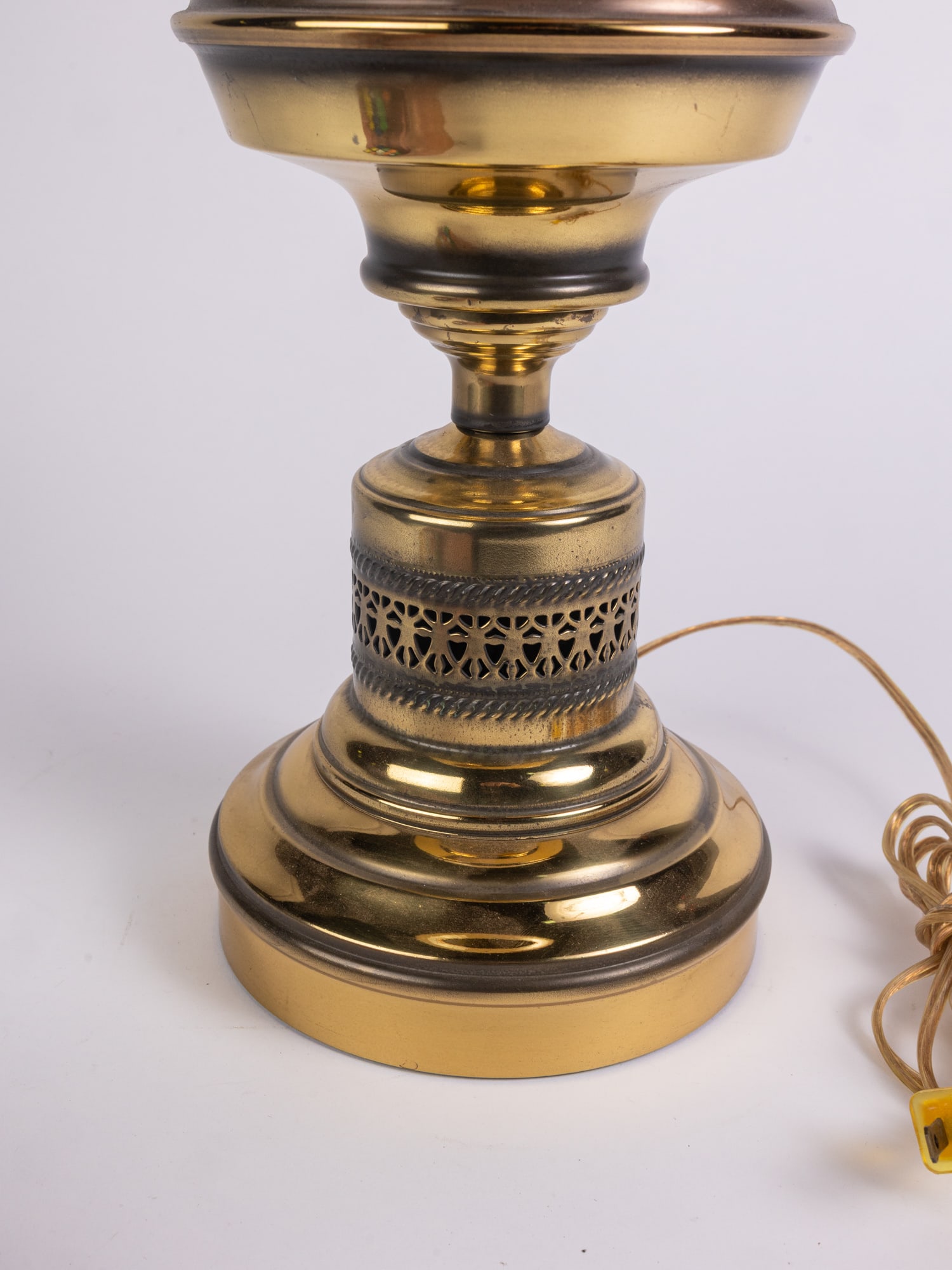 Vintage Hurricane GWTW Lamp w/ Hand Painted Floral Motif Shade - 4