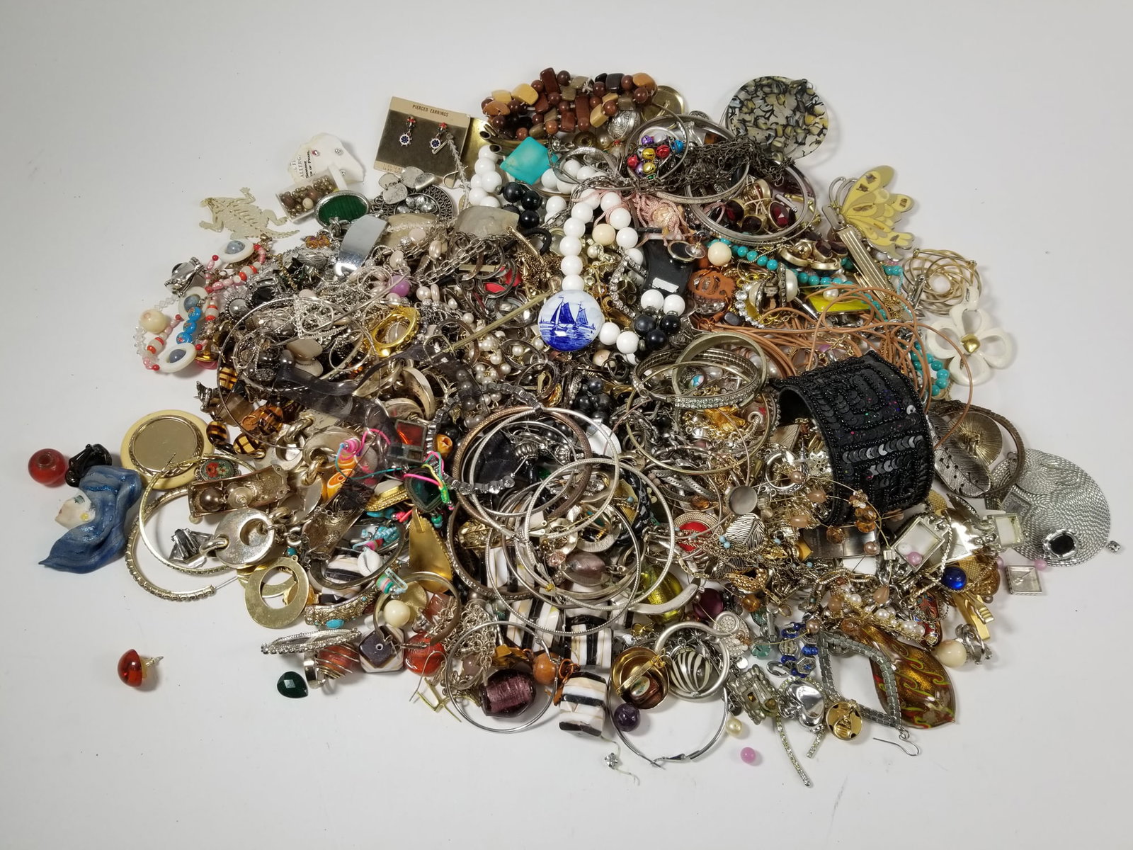 Assorted Vintage and Contemporary Jewelry (1 of 3)