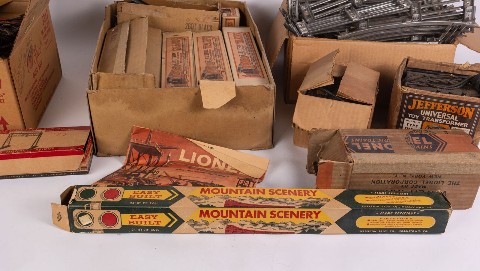 Lionel Pre-War Lionel 260E Loco & Tender w/ 710, 710, 712 Passenger Cars [w/ Assorted Accessories] - 17