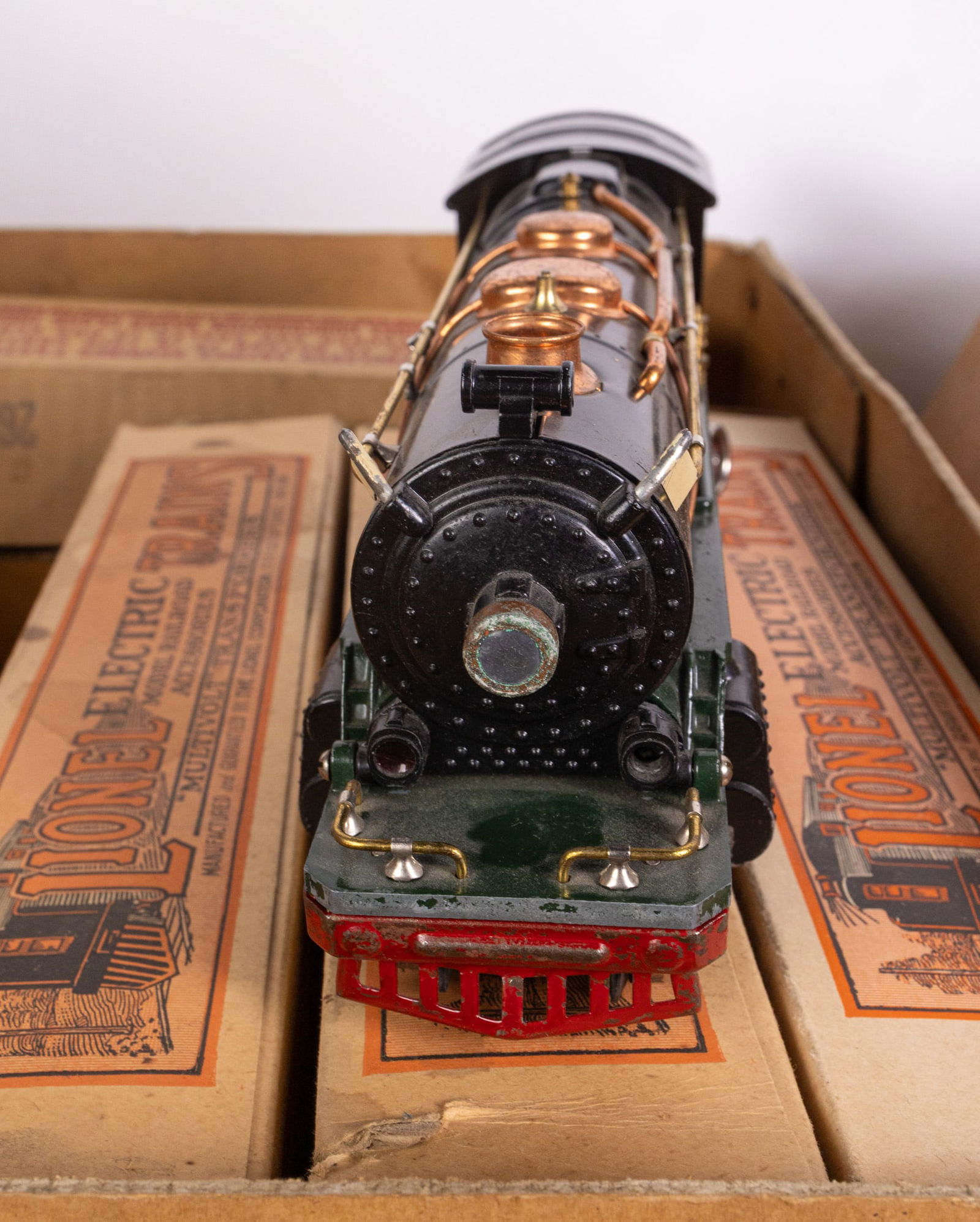 Lionel Pre-War Lionel 260E Loco & Tender w/ 710, 710, 712 Passenger Cars [w/ Assorted Accessories] - 8