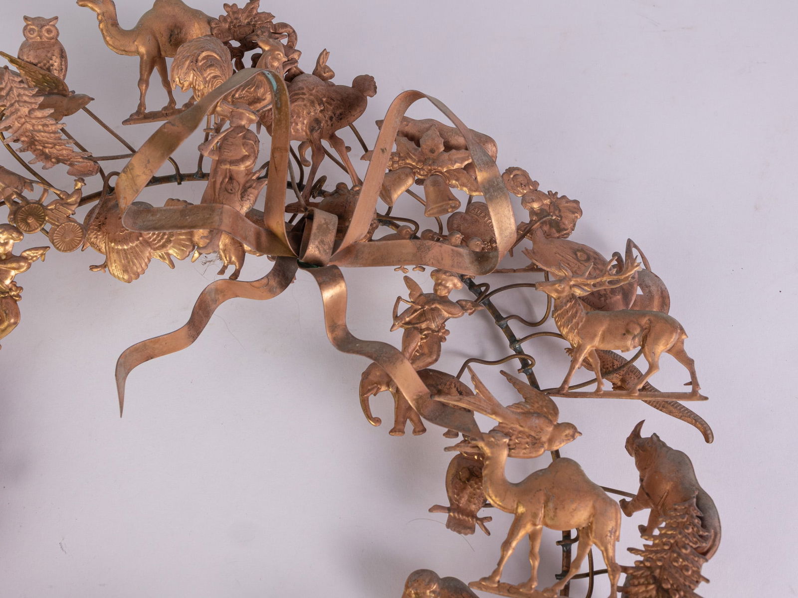 Petites Choses Dresden All Season Brass Wreath - 4