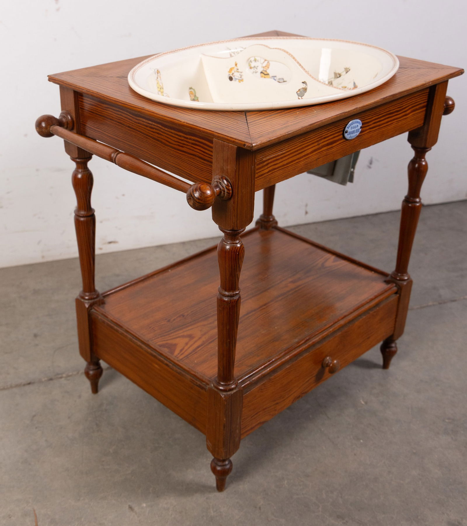 Sarreguemines Digoin Lavabo Bébé Kate Greenaway Doll Sized Wash Stand - 4