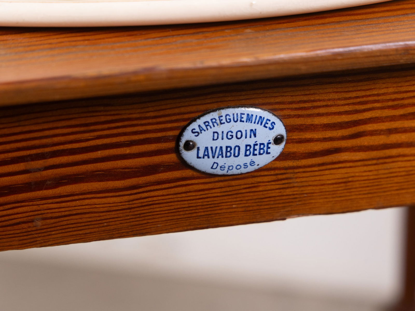 Sarreguemines Digoin Lavabo Bébé Kate Greenaway Doll Sized Wash Stand - 5