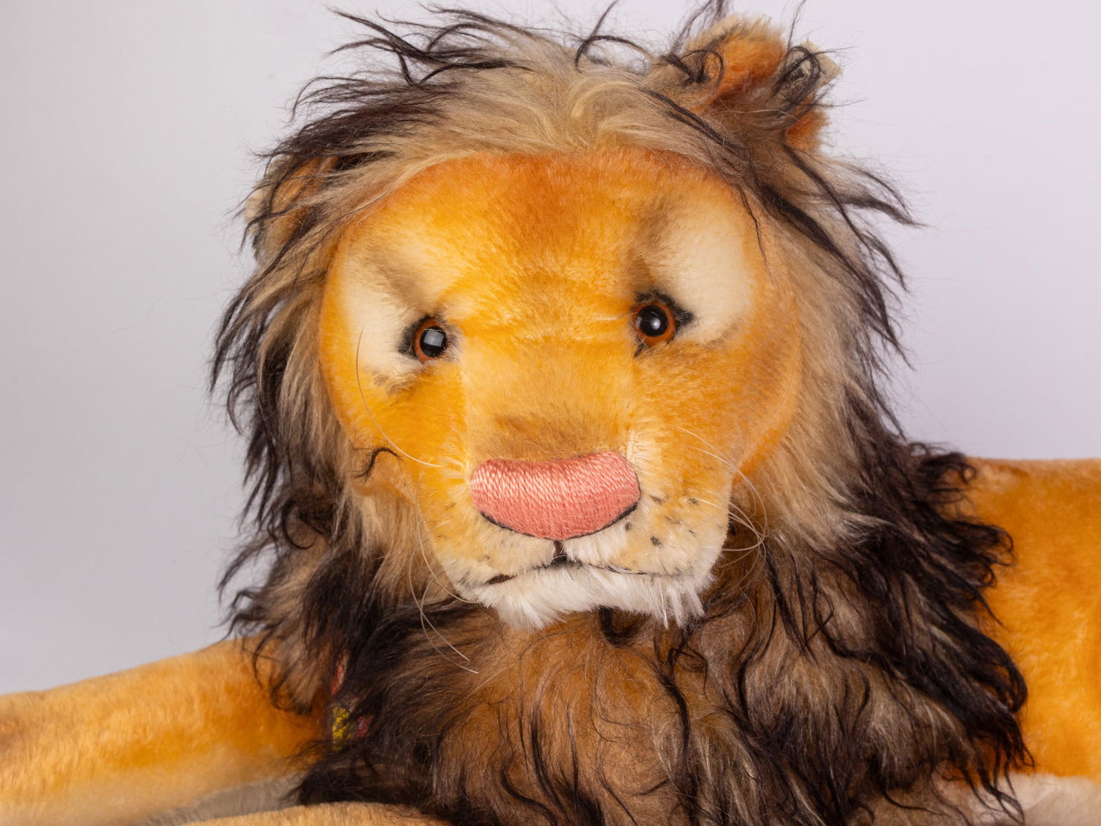 Steiff "Leo the Lion" 26" 1956 Replica - 4