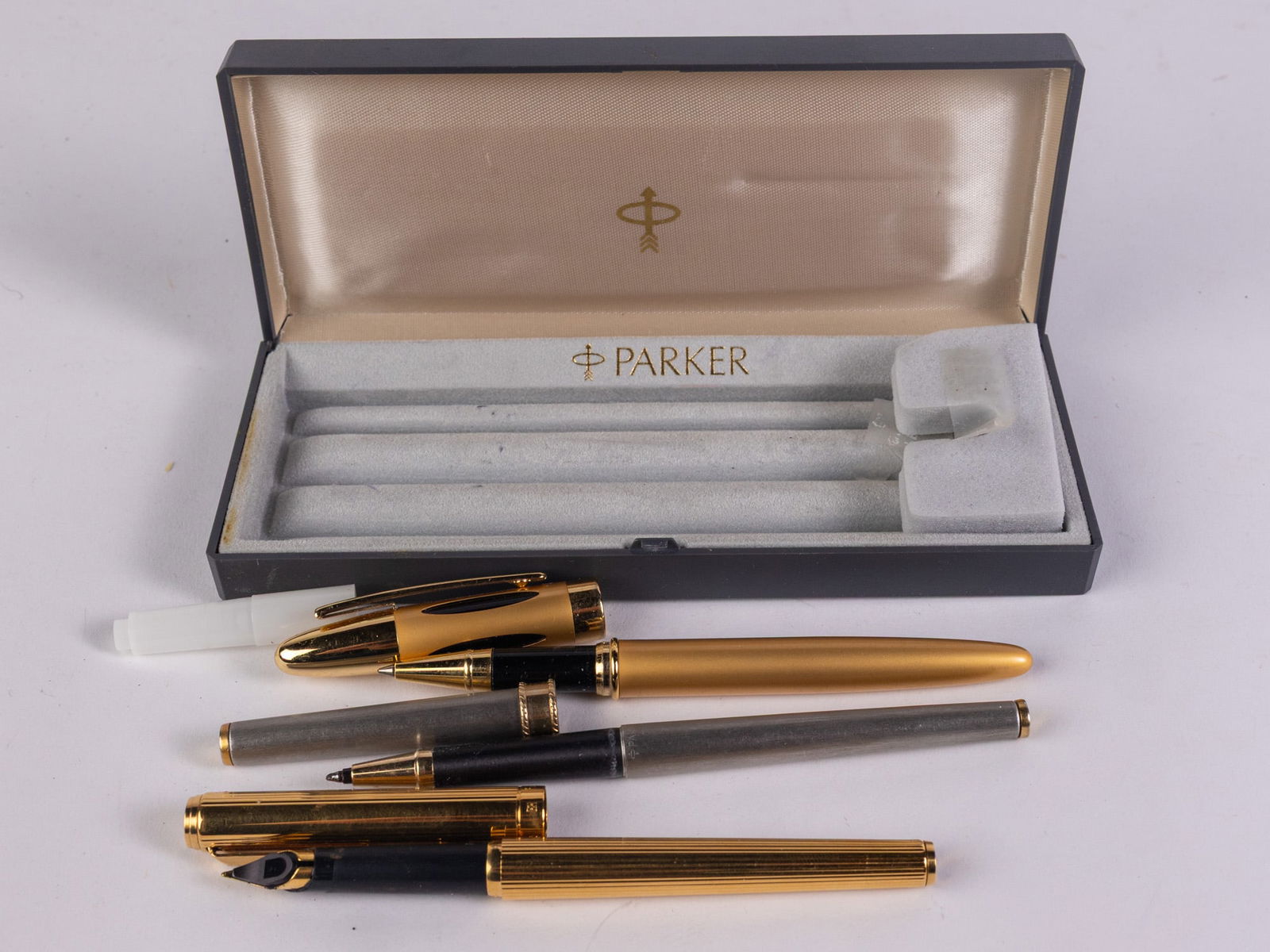 Trio of Parker Ballpoint Ink Pens & Fountain Pen (1 of 3)