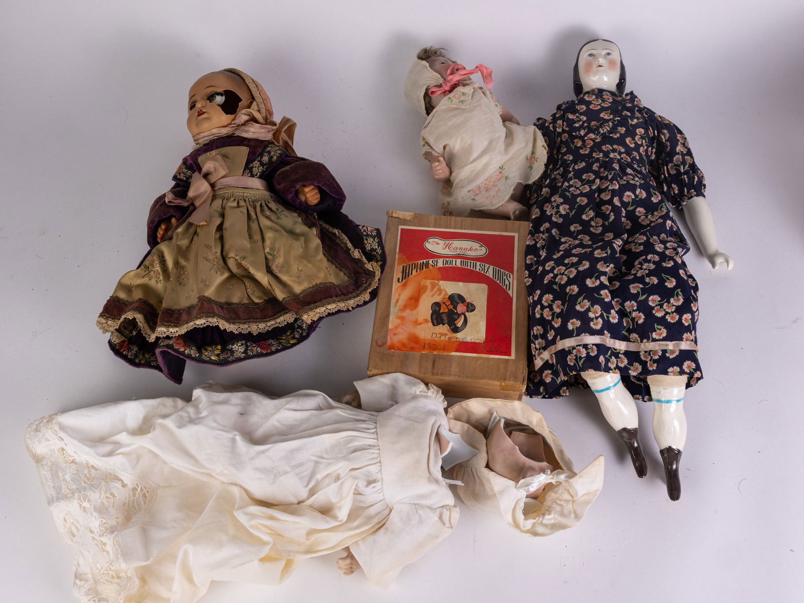 Assorted Vintage and Antique Dolls (1 of 7)