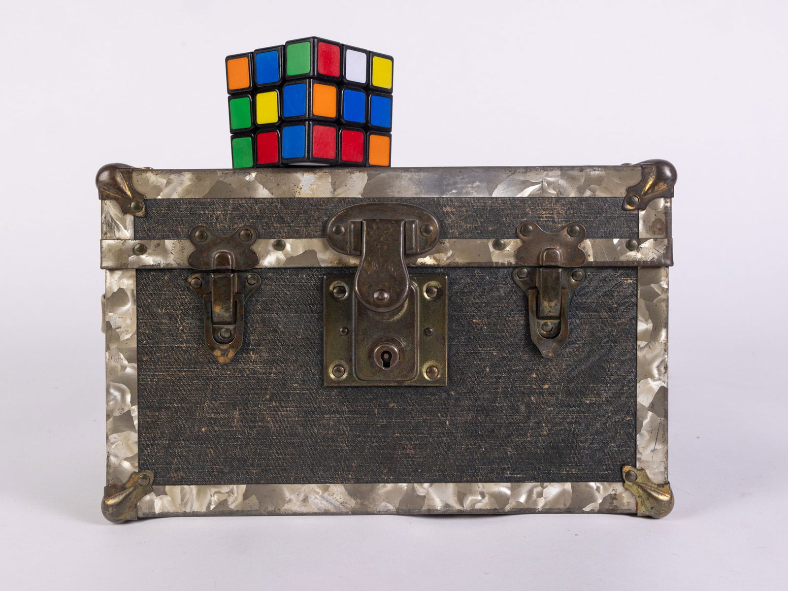 Vintage Doll Sized Steamer Trunk - 2