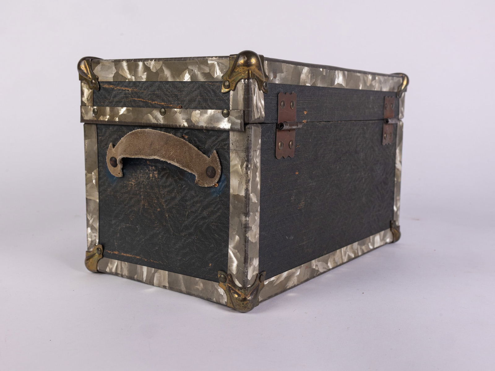 Vintage Doll Sized Steamer Trunk - 5