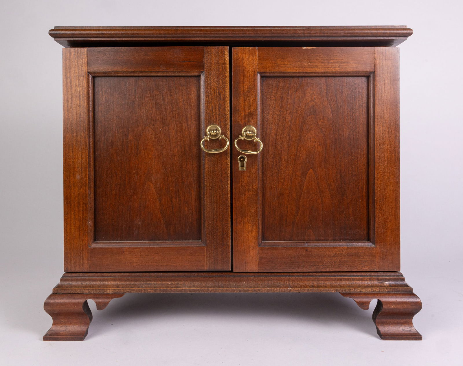 Miniature Salesman Sample Chippendale 3-Drawer Stand (1 of 4)