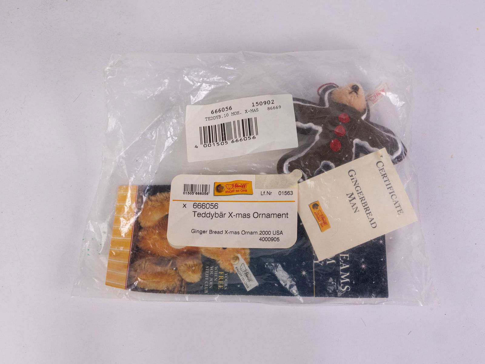 Steiff "Ginger Bread" Collectible Tree Ornament: Steiff "Ginger Bread" Collectible Tree OrnamentSize4" HLiteratureBrooks Auction – Online Auction Terms & Conditions Contact: (856) 694-2960 | info@brooks.auction READ BEFORE YOU BID: We want