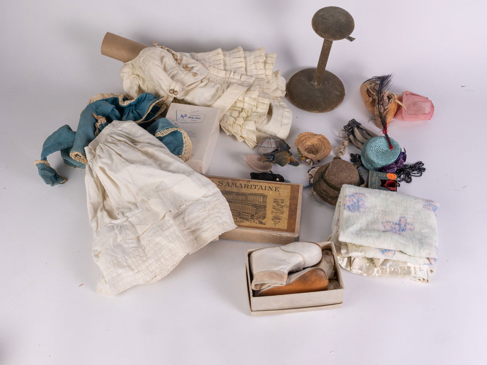Lot of Assorted Vintage and Antique Doll Accessories (1 of 10)