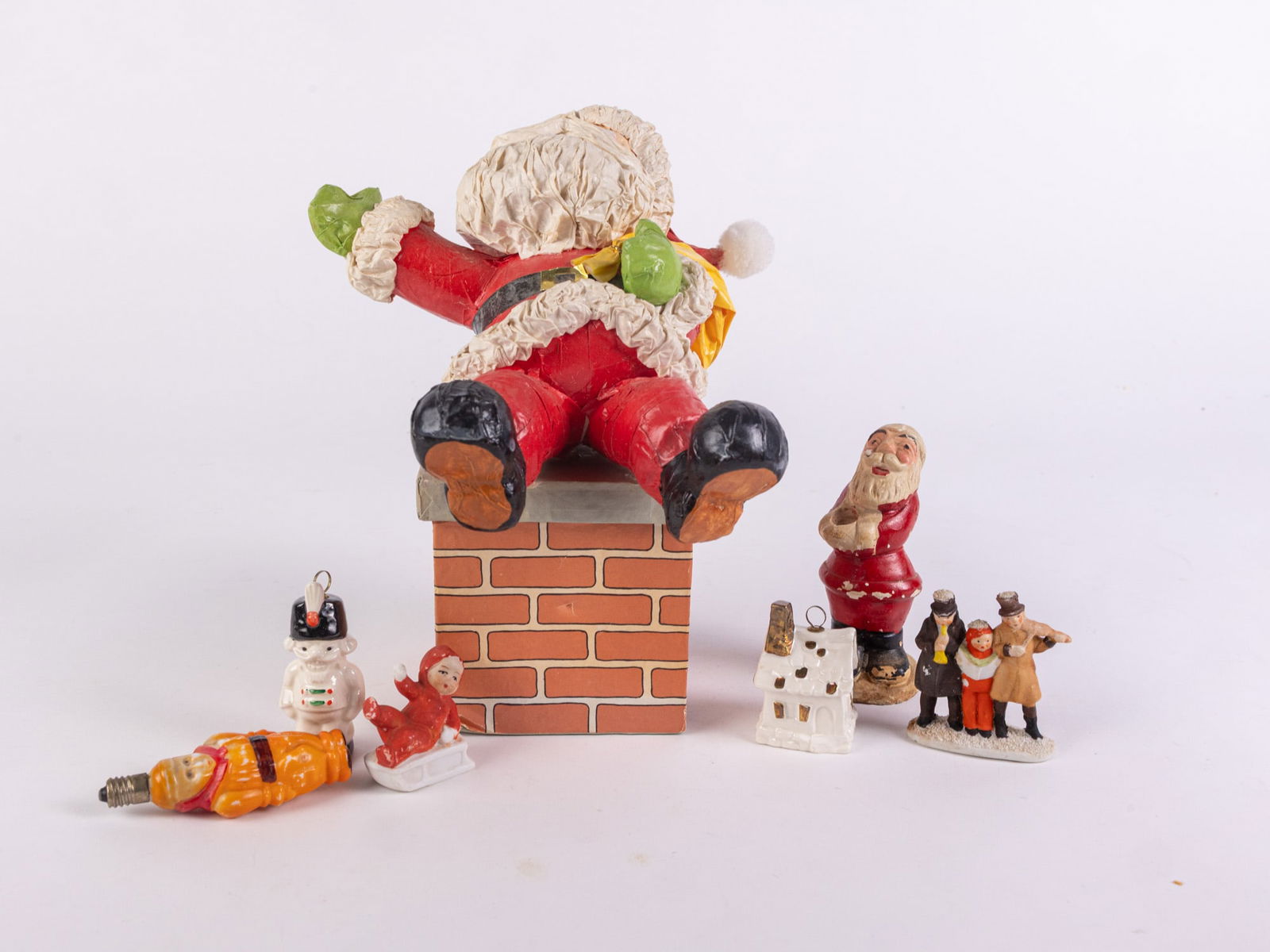 Grouping of Assorted Vintage Christmas Articles (1 of 6)