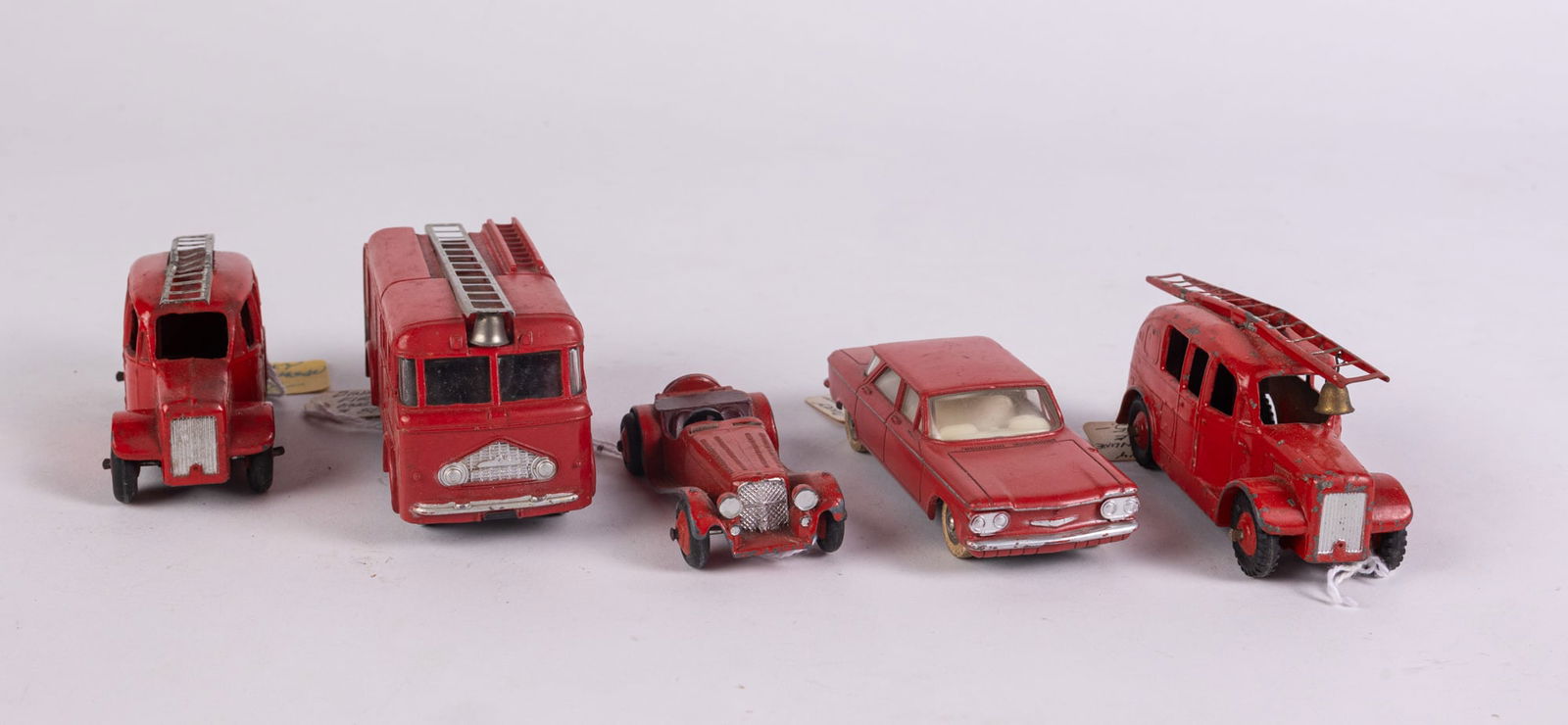 Vintage Dinky Toy Vehicle Assortment ft. #552 Corvair (1 of 6)