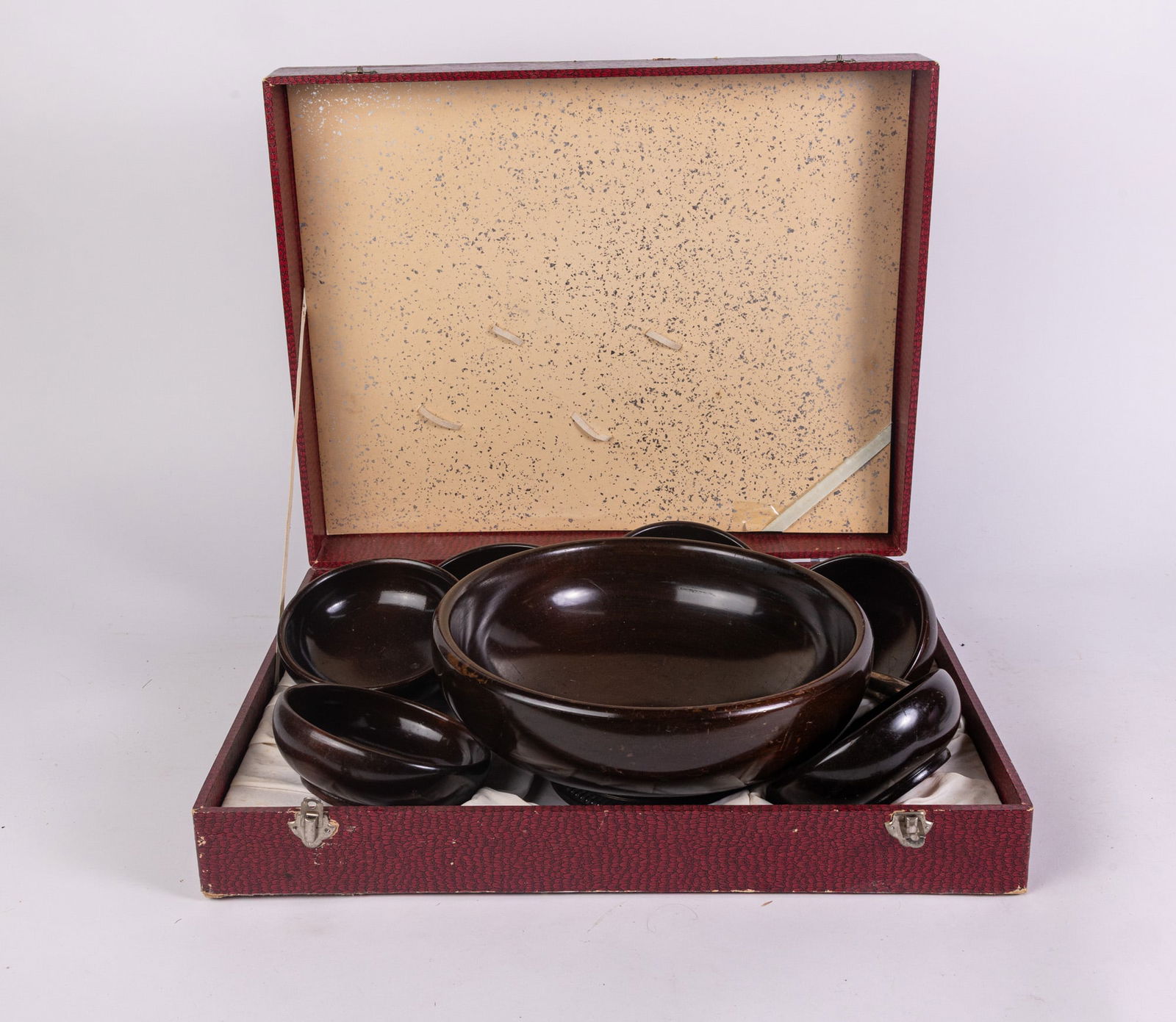 Vintage Wood and Sterling Bowl Set in Case: Vintage Wood and Sterling Bowl Set in CaseSize5" x 20" x 16"LiteratureBrooks Auction – Online Auction Terms & Conditions Contact: (856) 694-2960 | info@brooks.auction READ BEFORE YOU BID: We