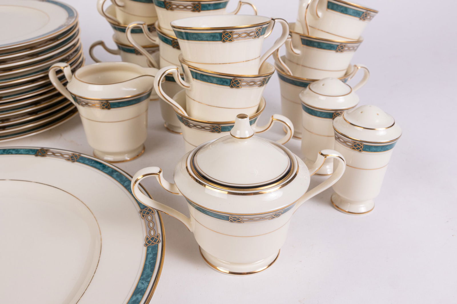Mikasa "Golden Legacy" Porcelain Dish Set - 3