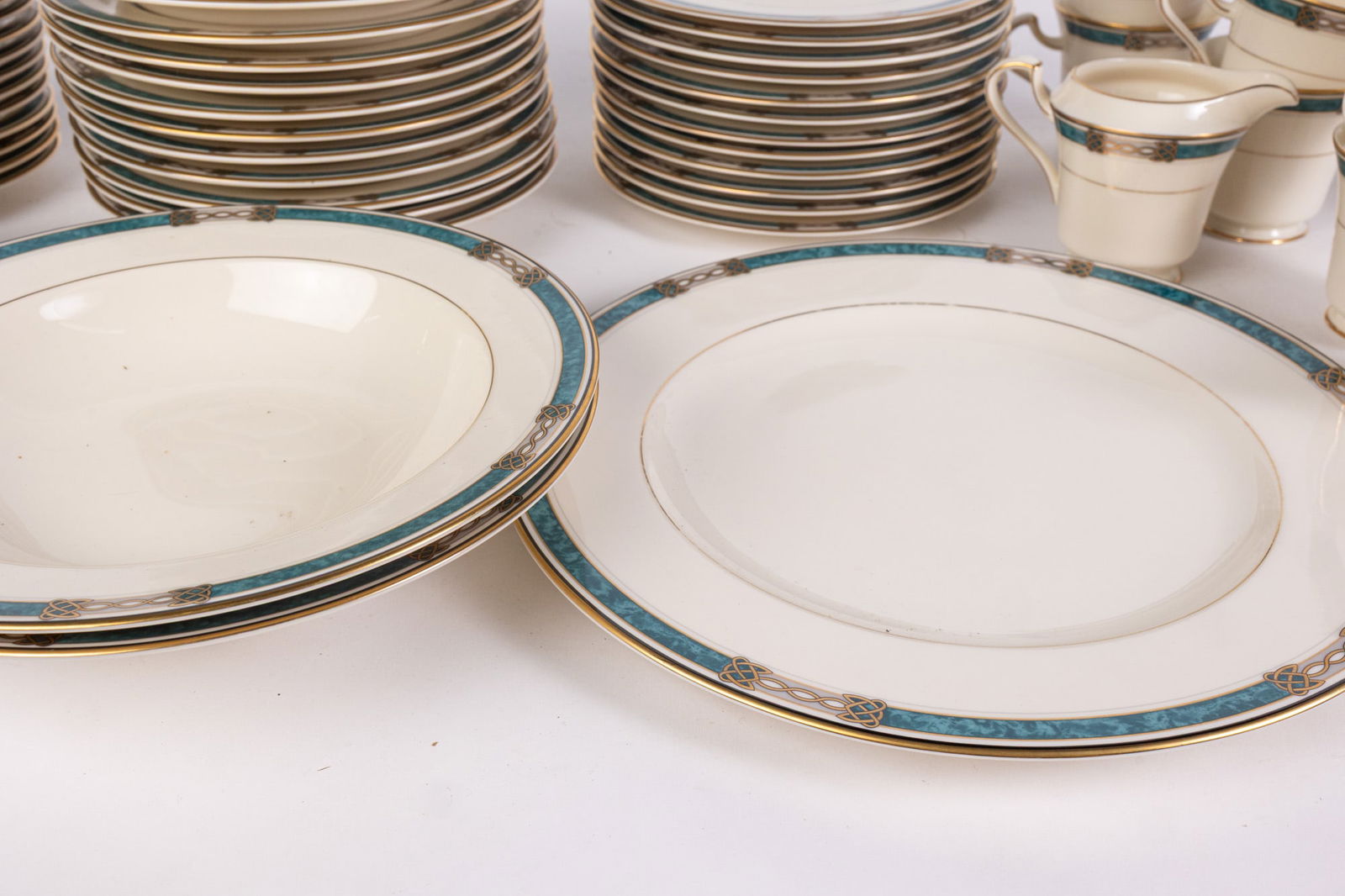 Mikasa "Golden Legacy" Porcelain Dish Set - 7