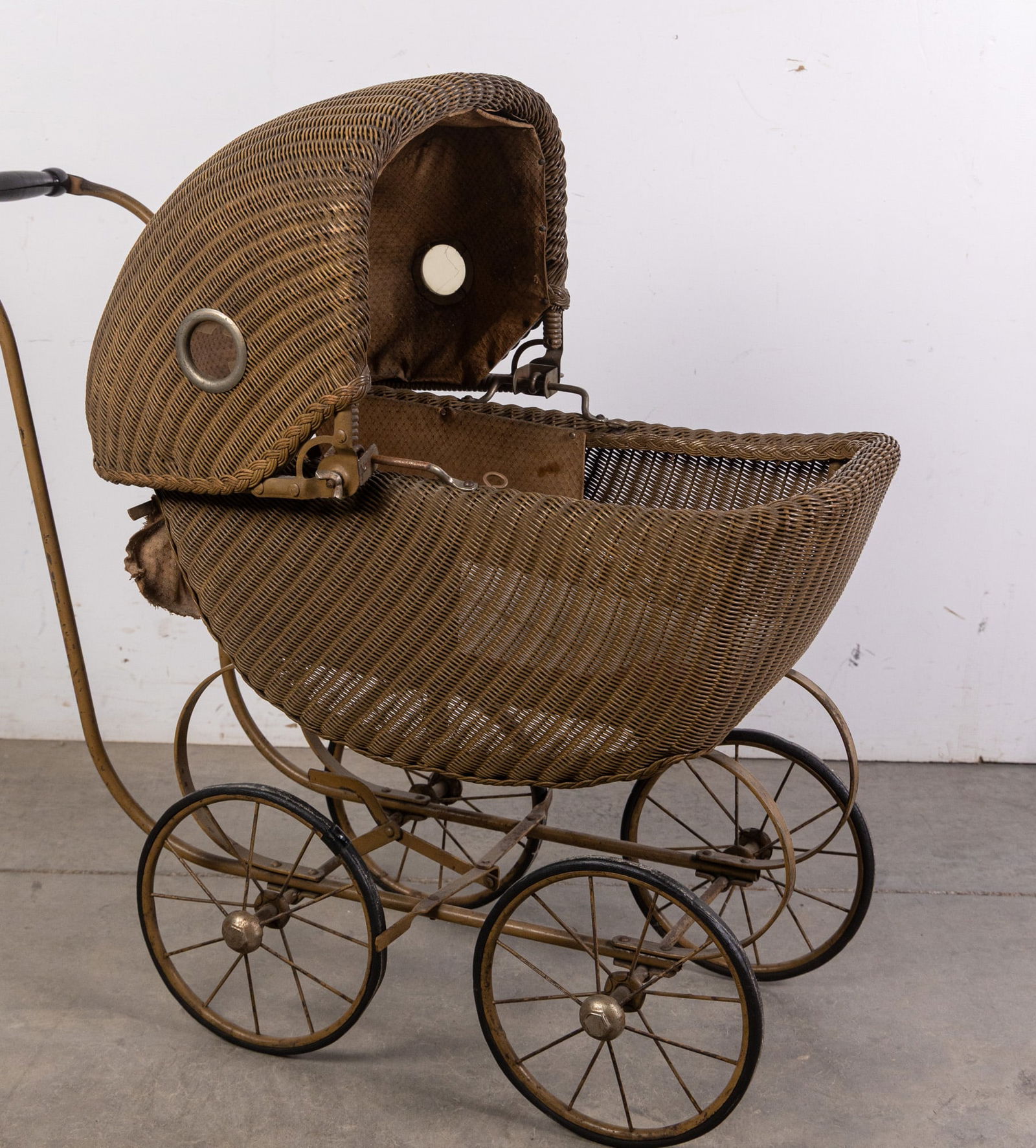 Antique Victorian Baby Doll Woven Wicker Baby Carriage - 2