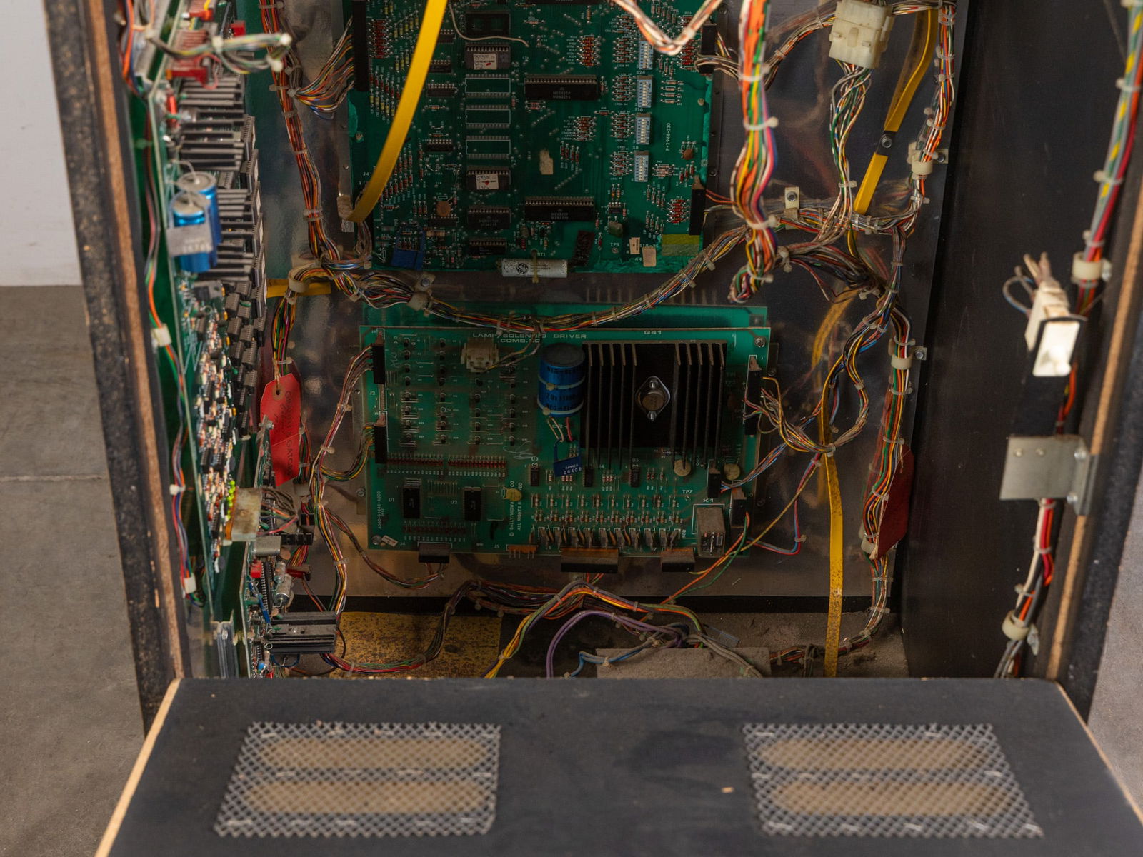 Granny and the Gators 1983 Vintage Pinball Machine by Bally Manufacturing Co. - 15