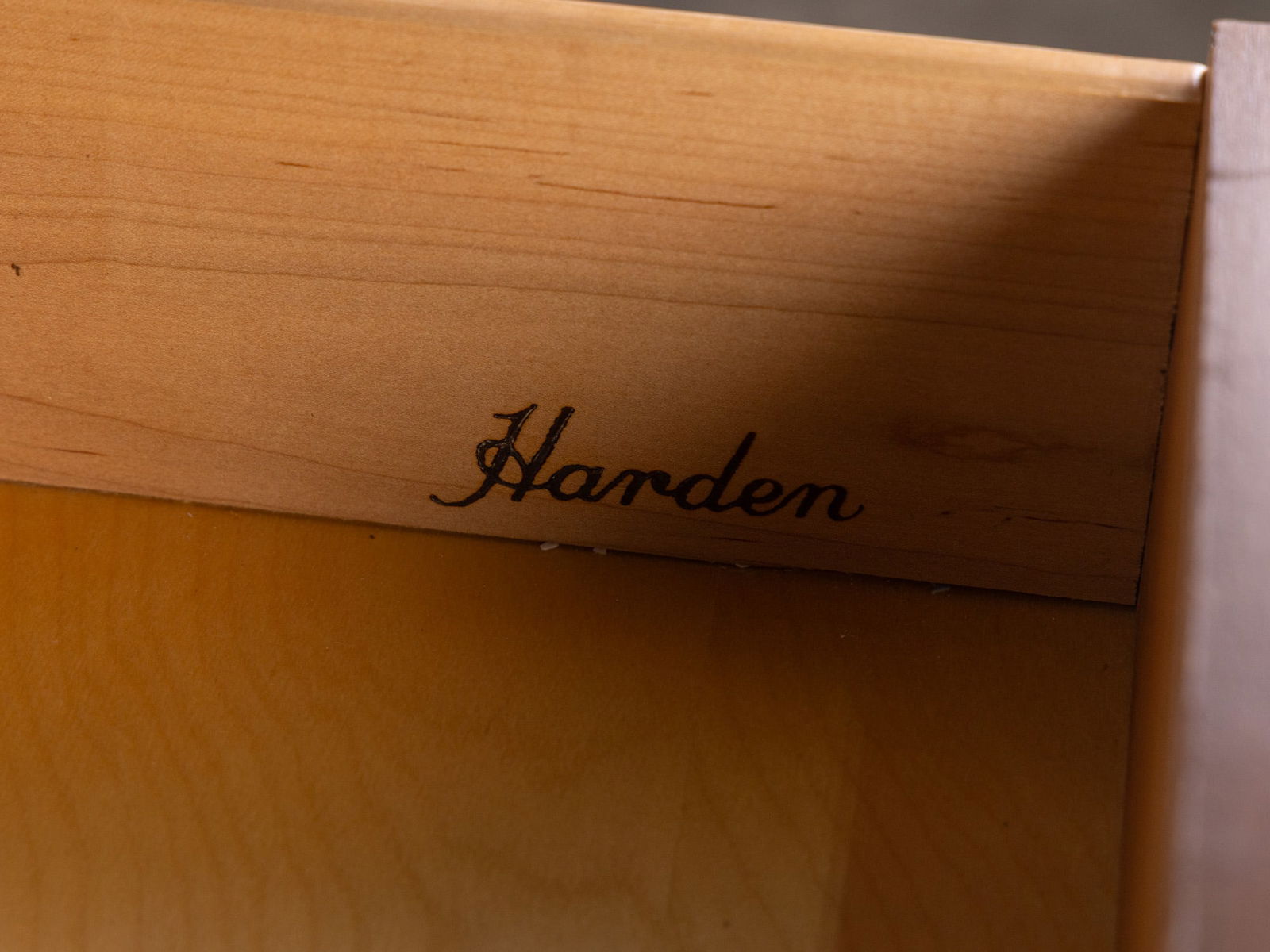 Block Front Carved Scallops Georgian Bachelors Chest - 6