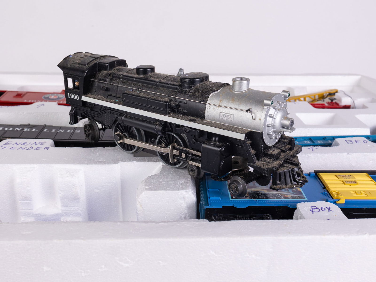 Lionel Lines Classic Freight 6-30070 O Gauge Train Set IOB - 7