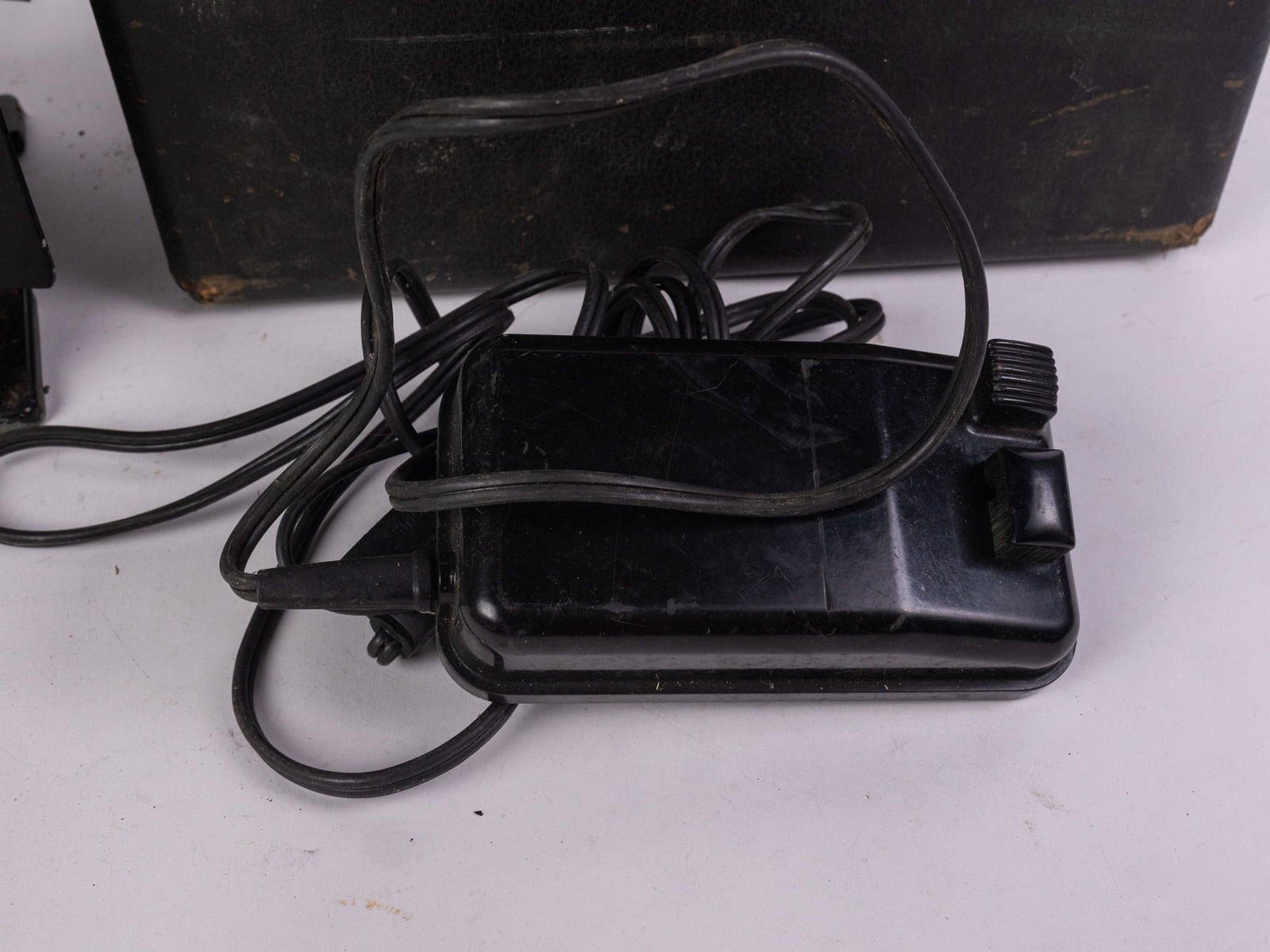 Singer 221-1 Black Featherweight Sewing Machine w/ Original Case & Manual - 5