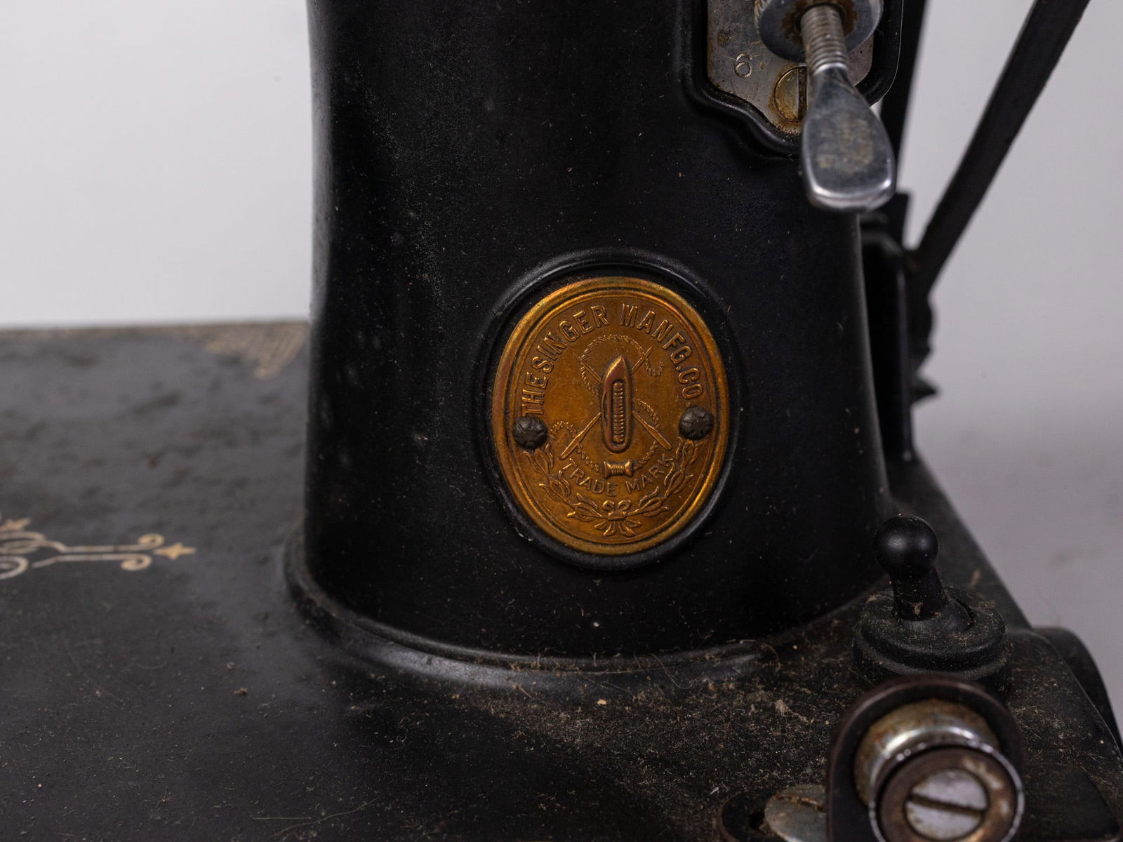 Singer 221-1 Black Featherweight Sewing Machine w/ Original Case & Manual - 7