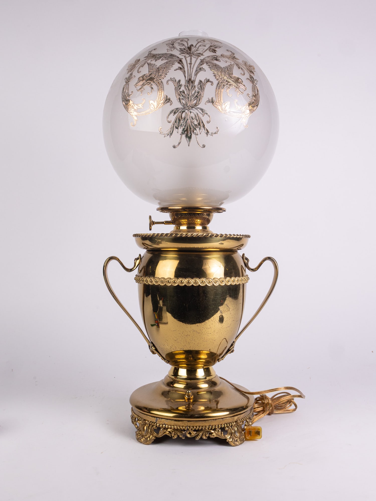 Vintage GWTW Electrified Banquet Lamp w/ Gold Etched Shade (1 of 9)