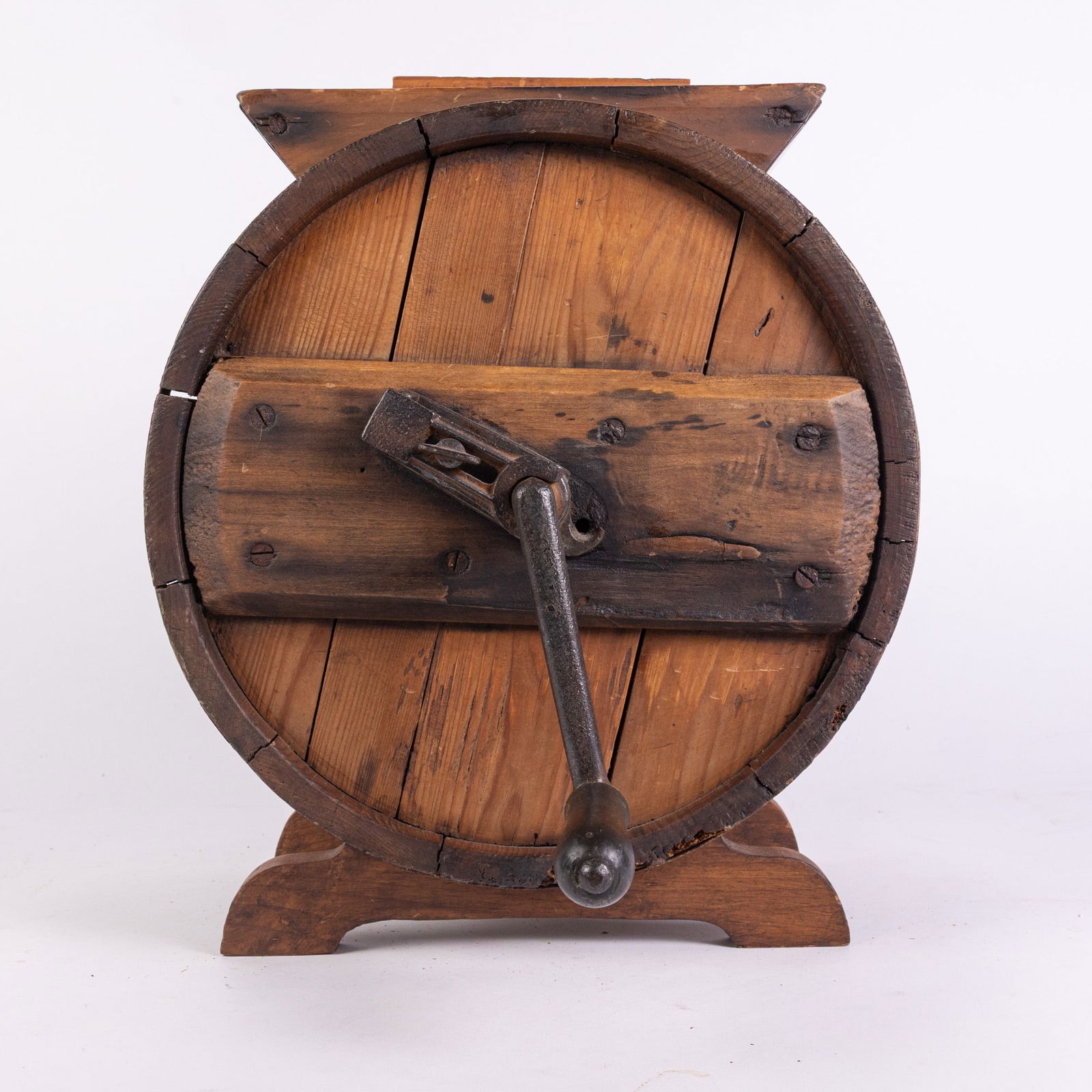 Antique Primitive Butter Churn: Antique Primitive Butter ChurnSize16" x 14" x 10"LiteratureBrooks Auction – Online Auction Terms & Conditions Contact: (856) 694-2960 | info@brooks.auction READ BEFORE YOU BID: We want you to