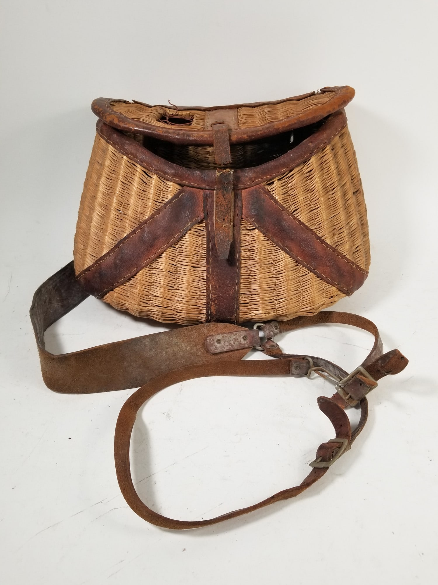 Vintage Woven Creel Basket (1 of 2)