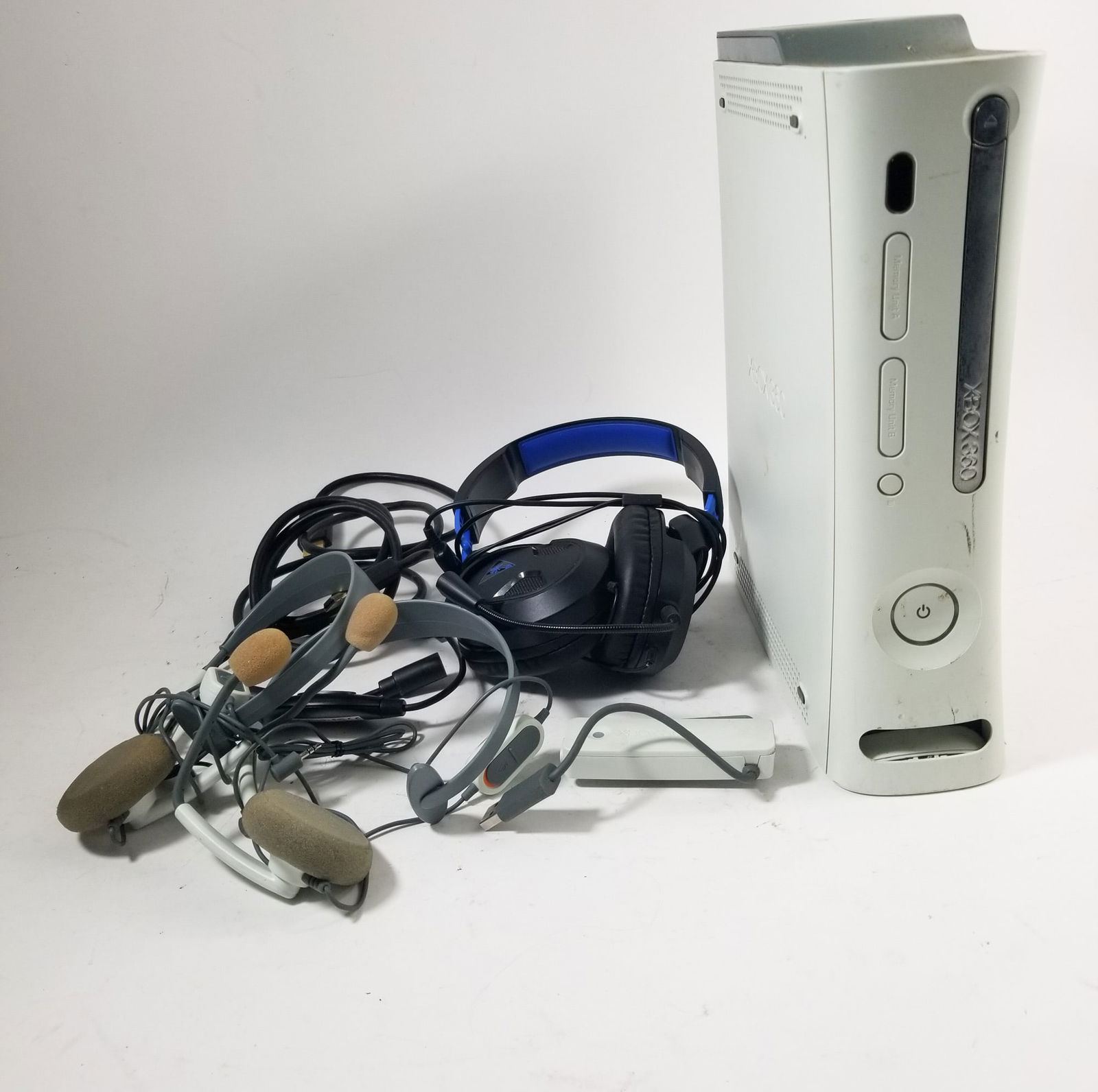 White XBox 360 Console with Accessories (1 of 3)