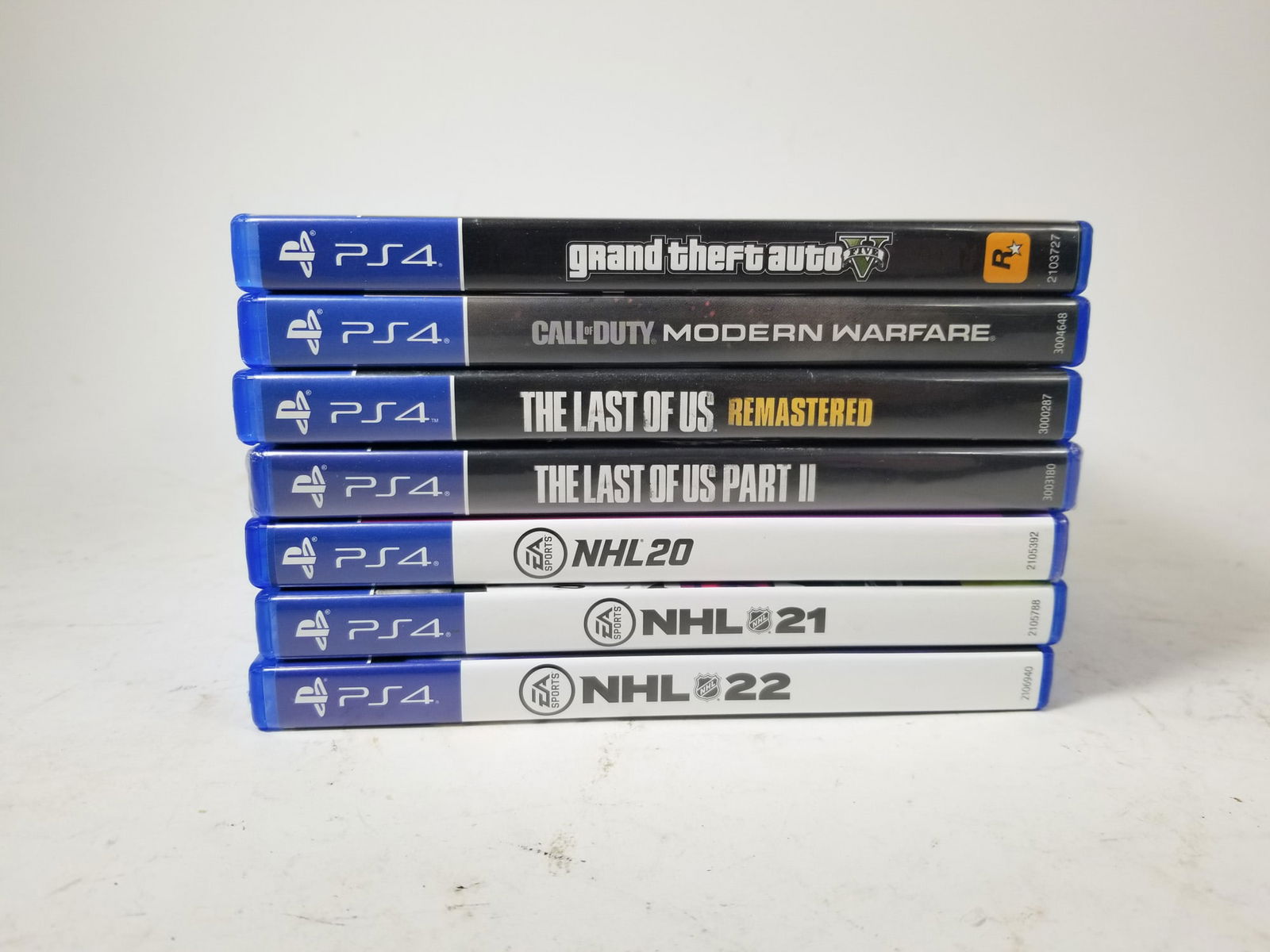 Lot of Assorted PlayStation 4 PS4 Games: Lot of Assorted PlayStation 4 PS4 Games Size 7" x 12" x 12" Literature Brooks Auction – Online Auction Terms & Conditions Contact: (856) 694-2960 | info@brooks.auction READ BEFORE YOU BID:</