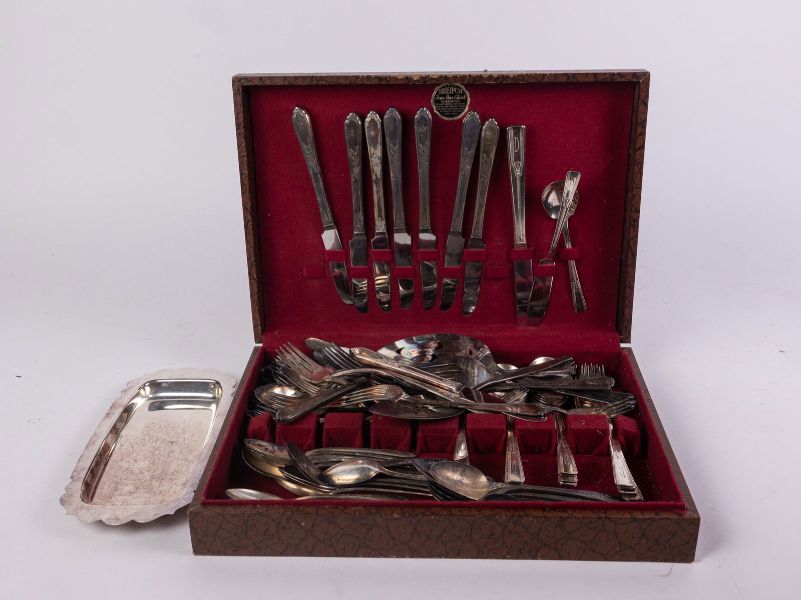 Vintage Oneida Community Silver Plate Utensil Set in Case (1 of 6)